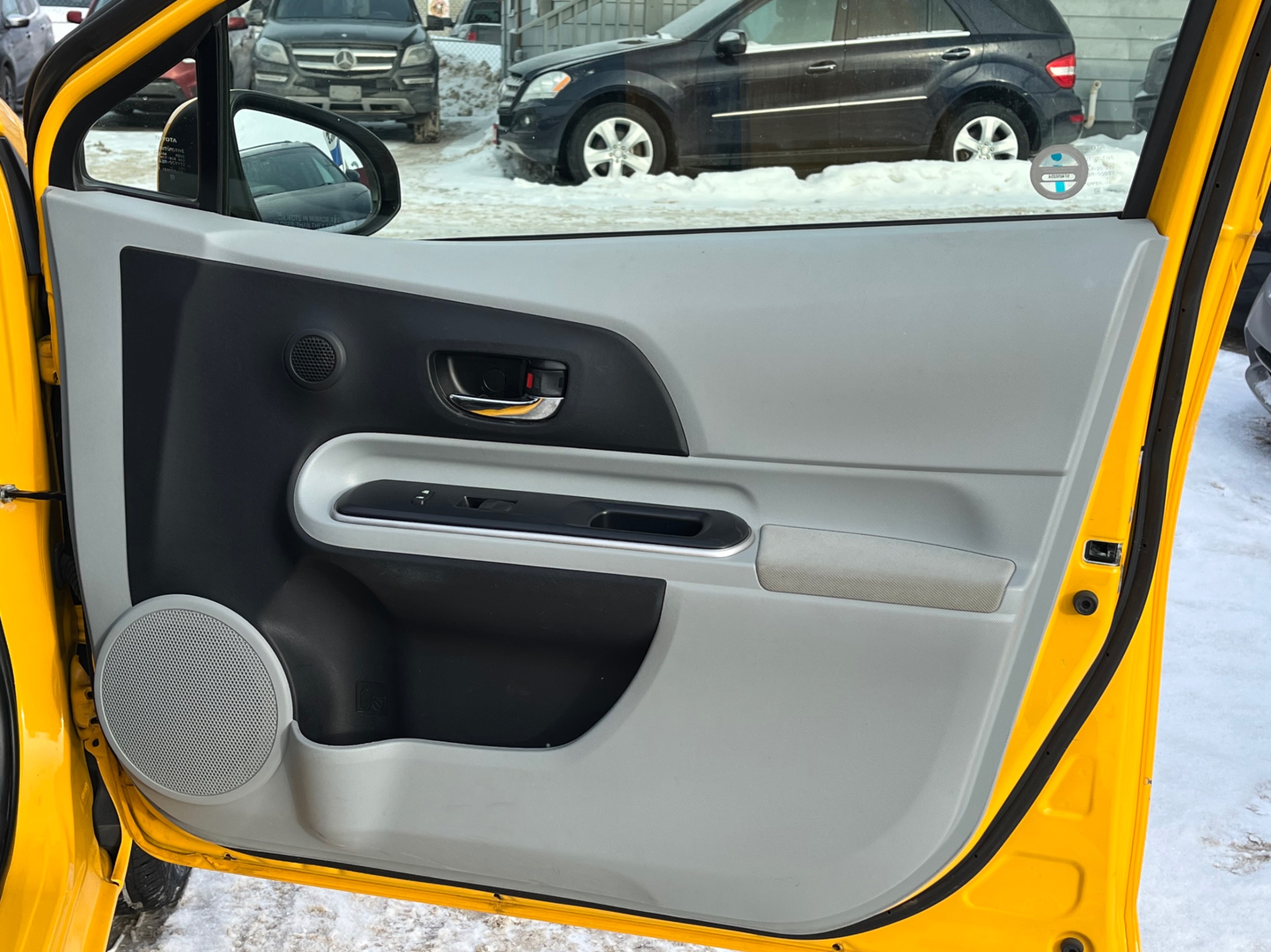 /gundhu/2014-Toyota-Priusc-2939137428934979.jpg