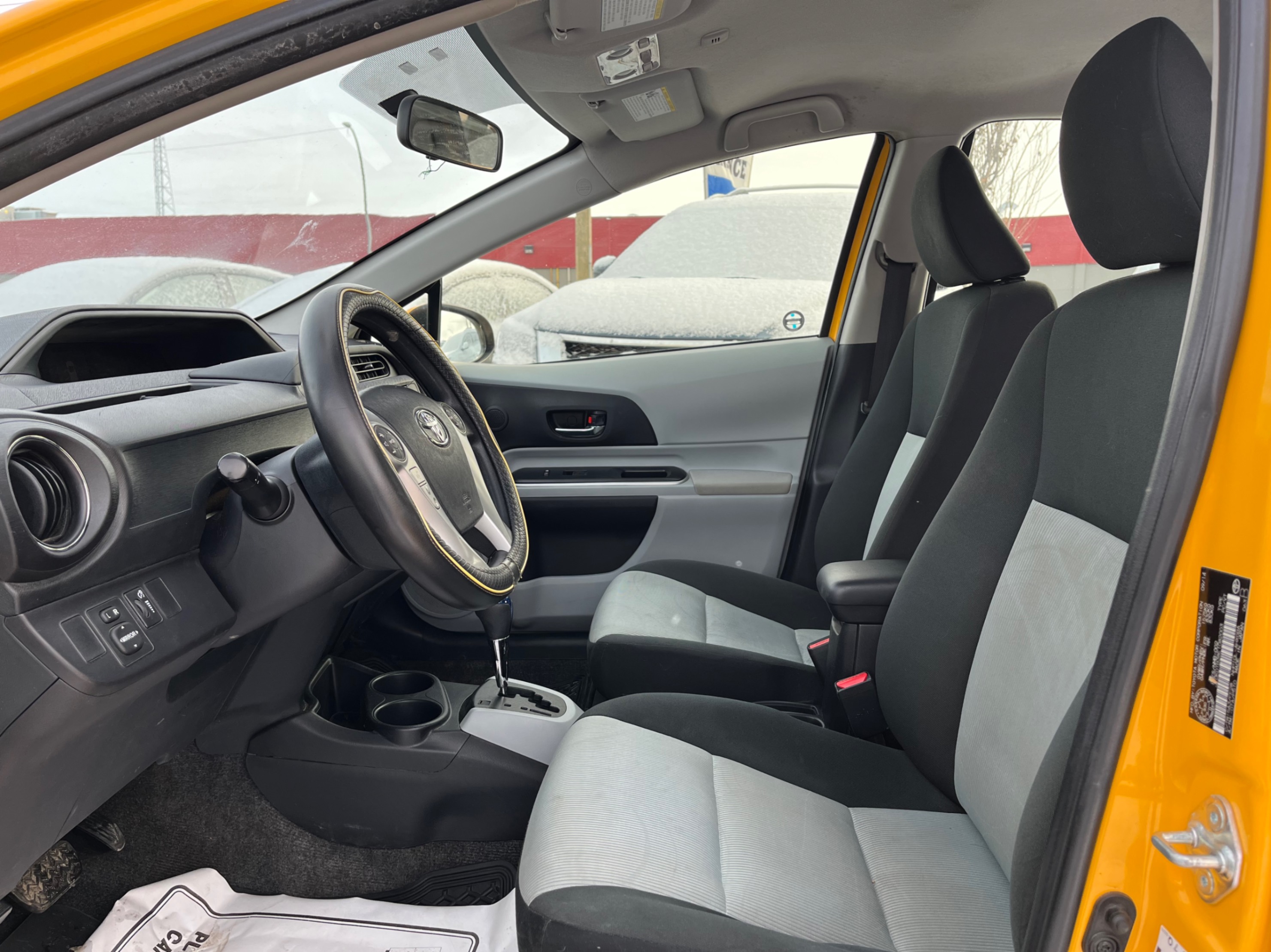 /gundhu/2014-Toyota-Priusc-6868205159942193.jpg