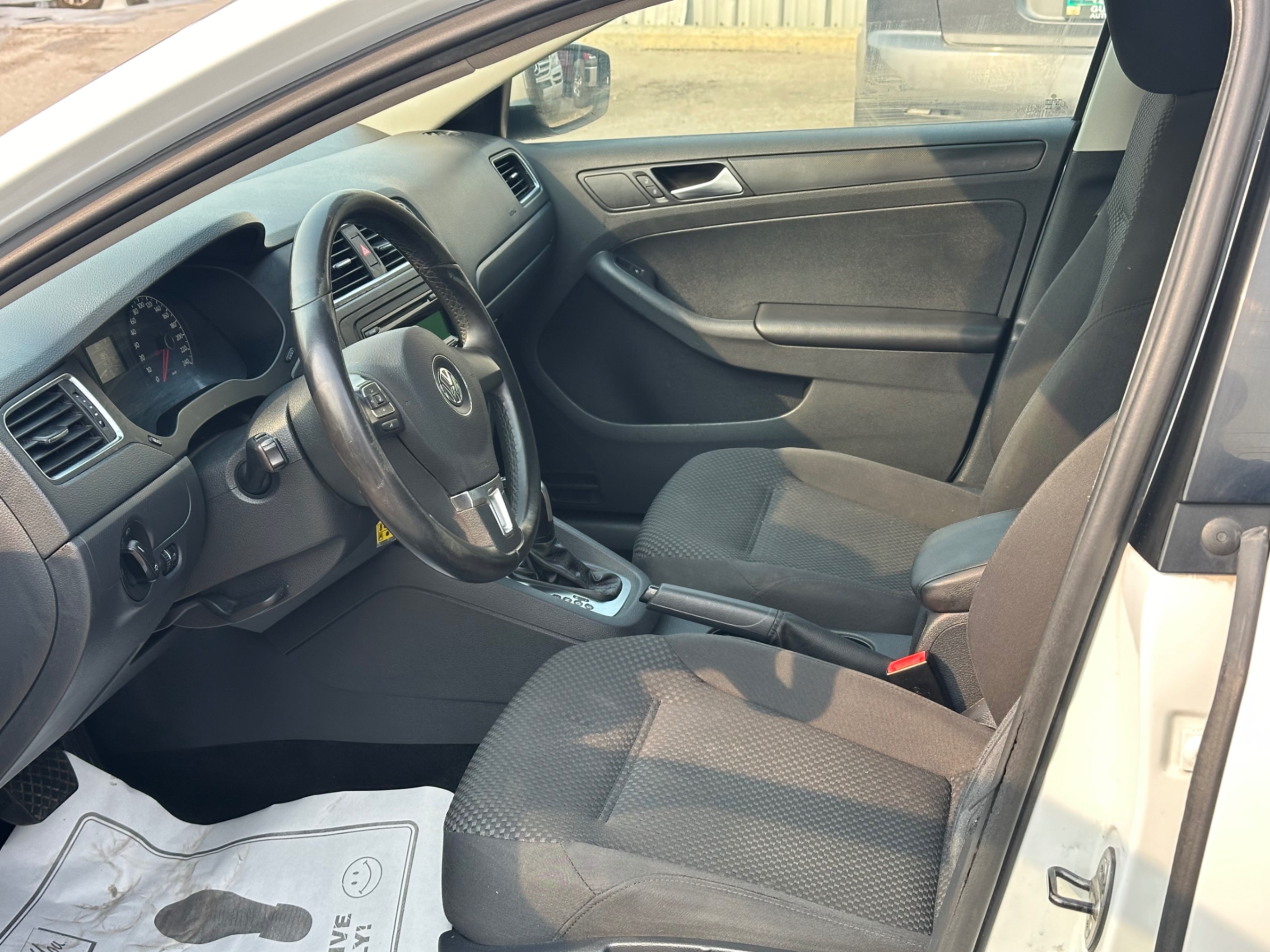 /gundhu/2014-Volkswagen-Jetta-05171527006012733.jpg