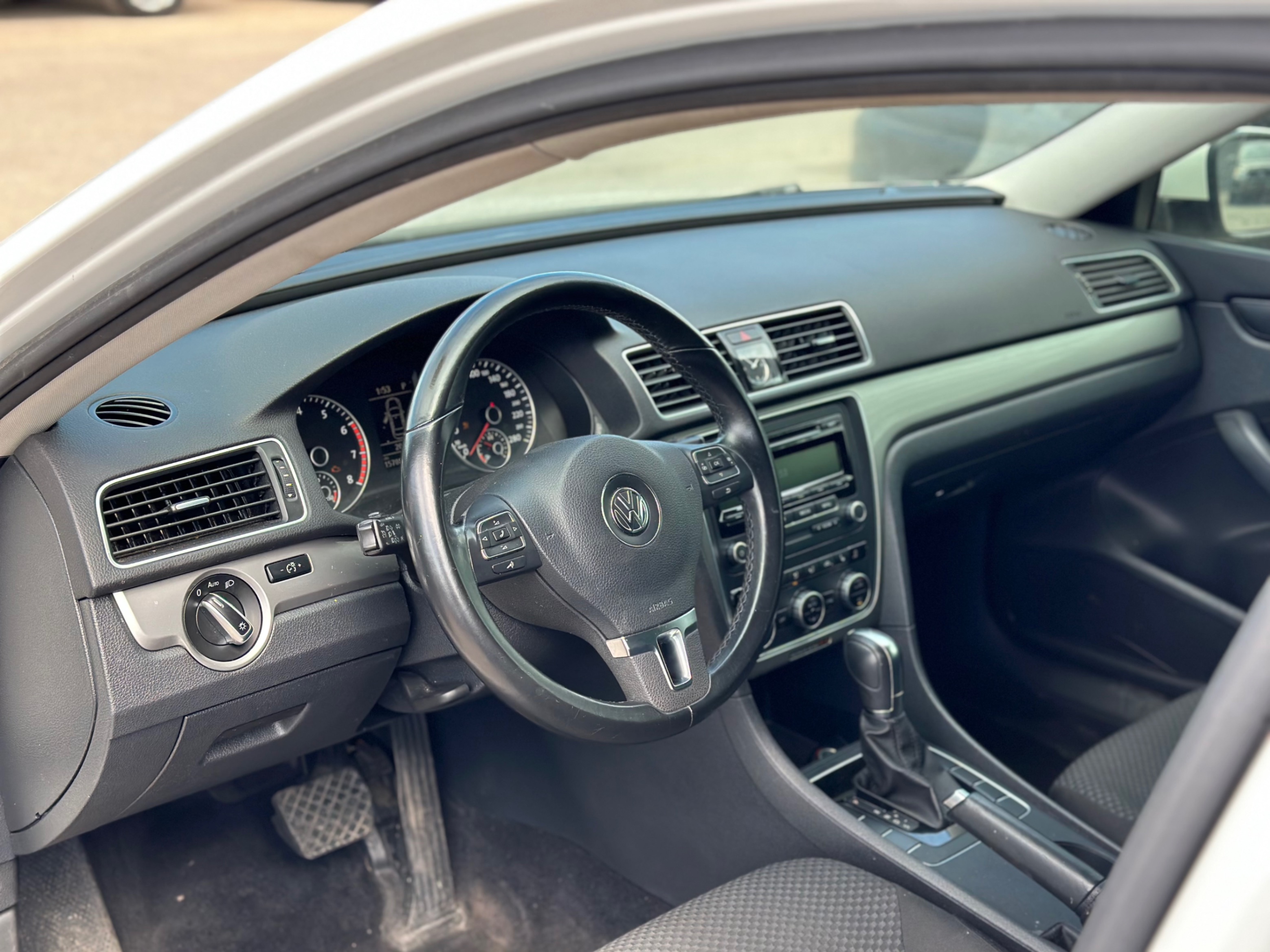 /gundhu/2014-Volkswagen-Passat-34684015833400217.jpg