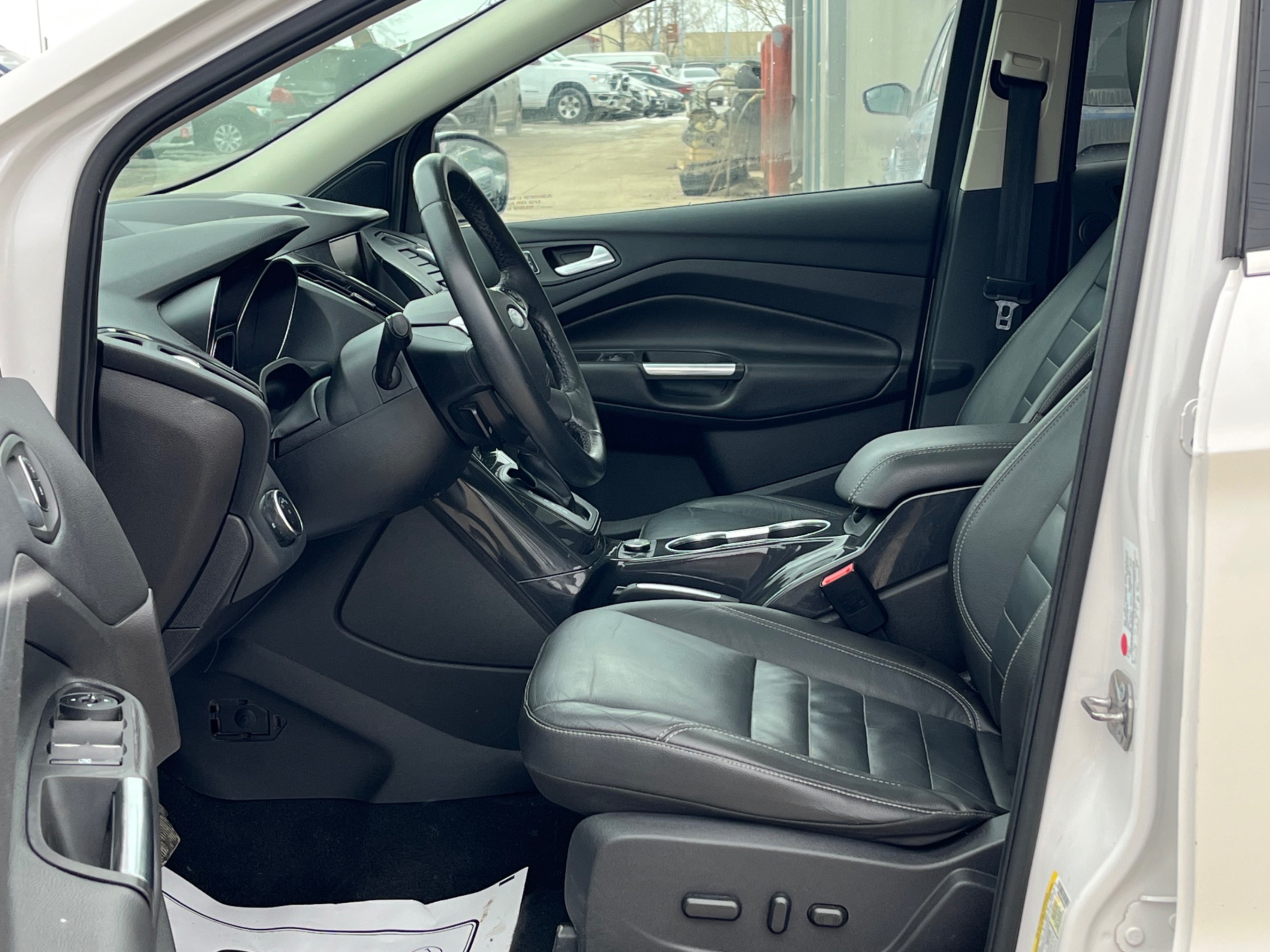 /gundhu/2015-Ford-Escape-27813356006876666.jpg