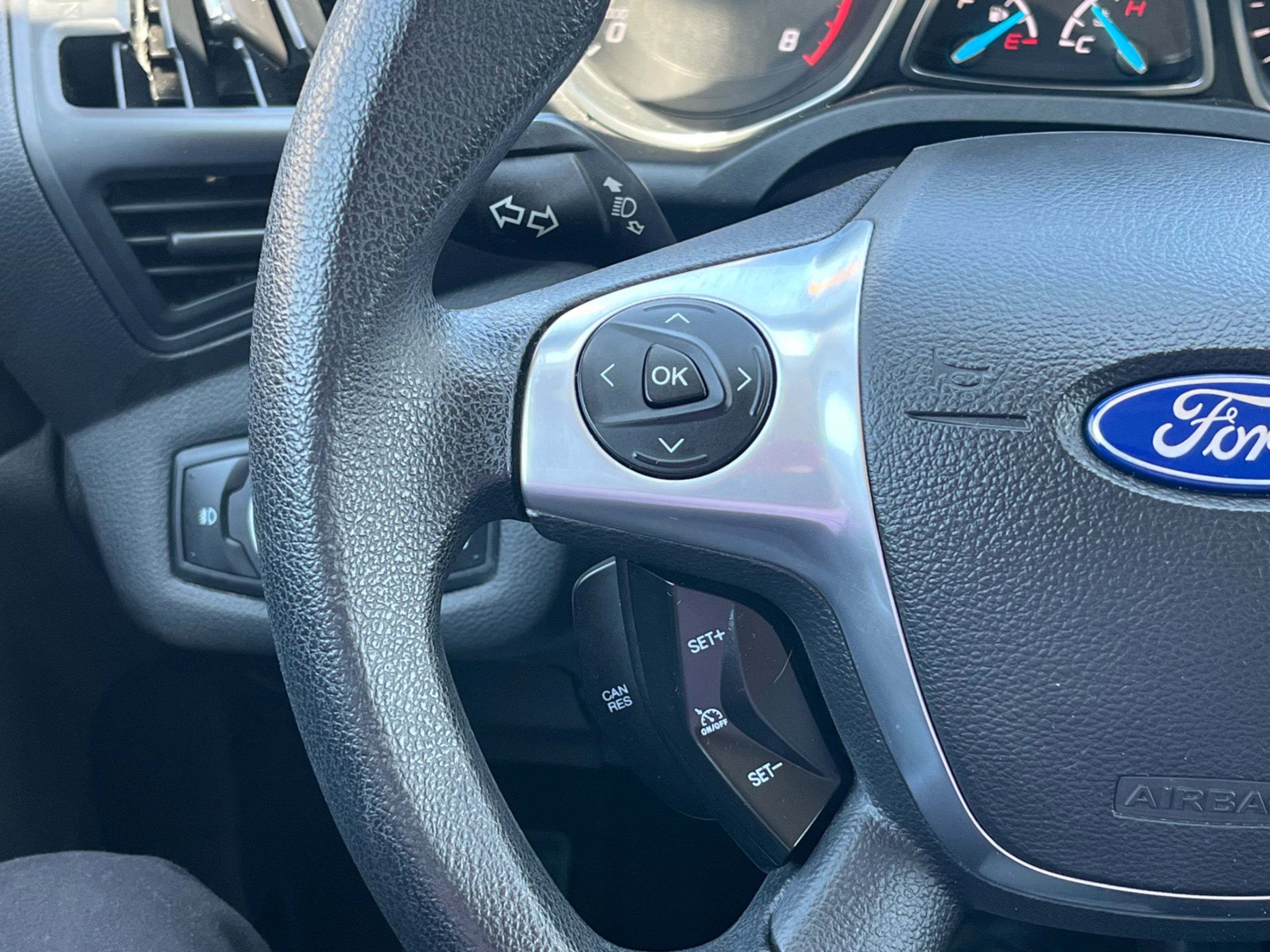 /gundhu/2015-Ford-Escape-5290823810028942.jpg
