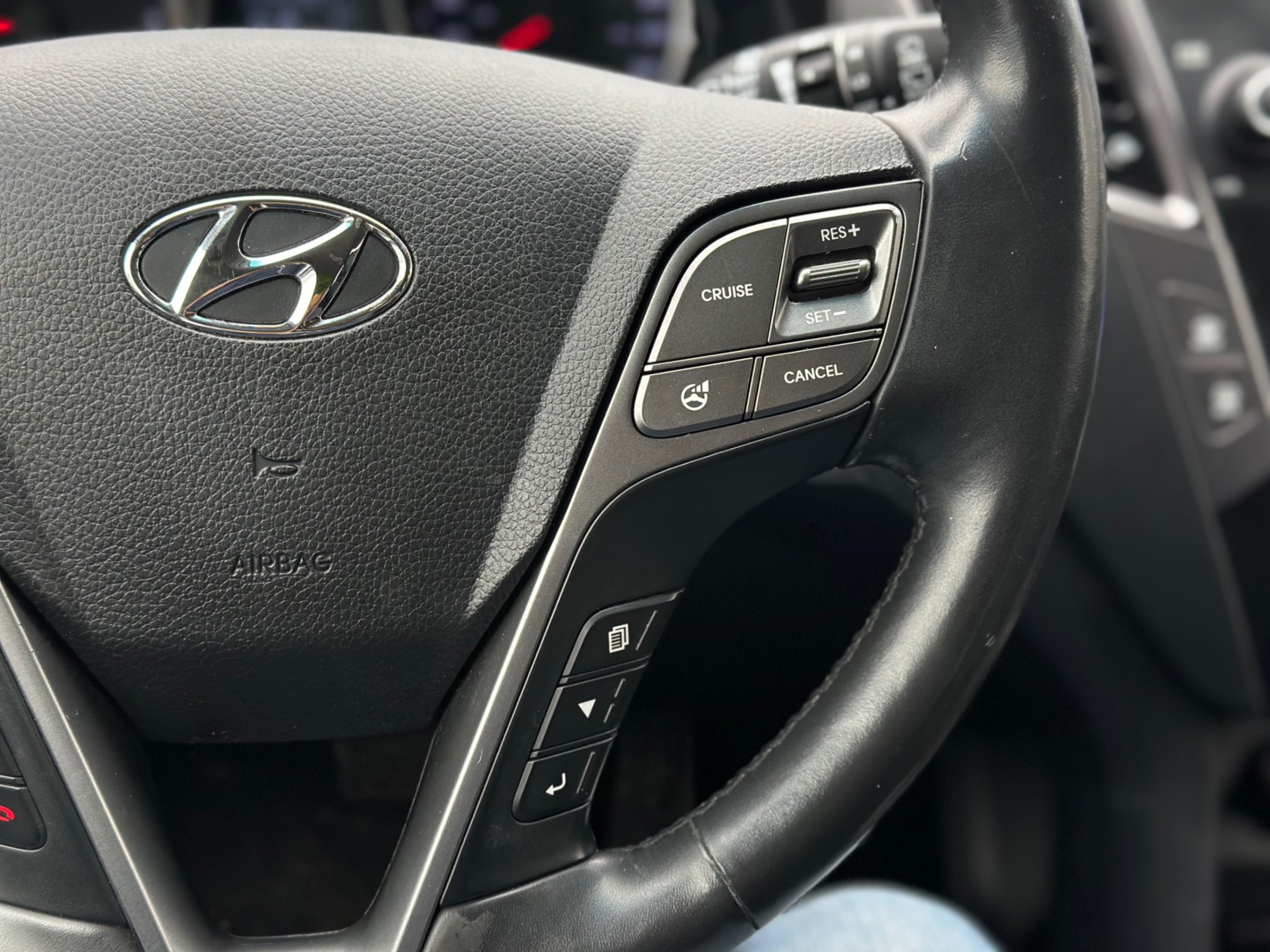 /gundhu/2015-Hyundai-SantaFe-39095246463451194.jpg