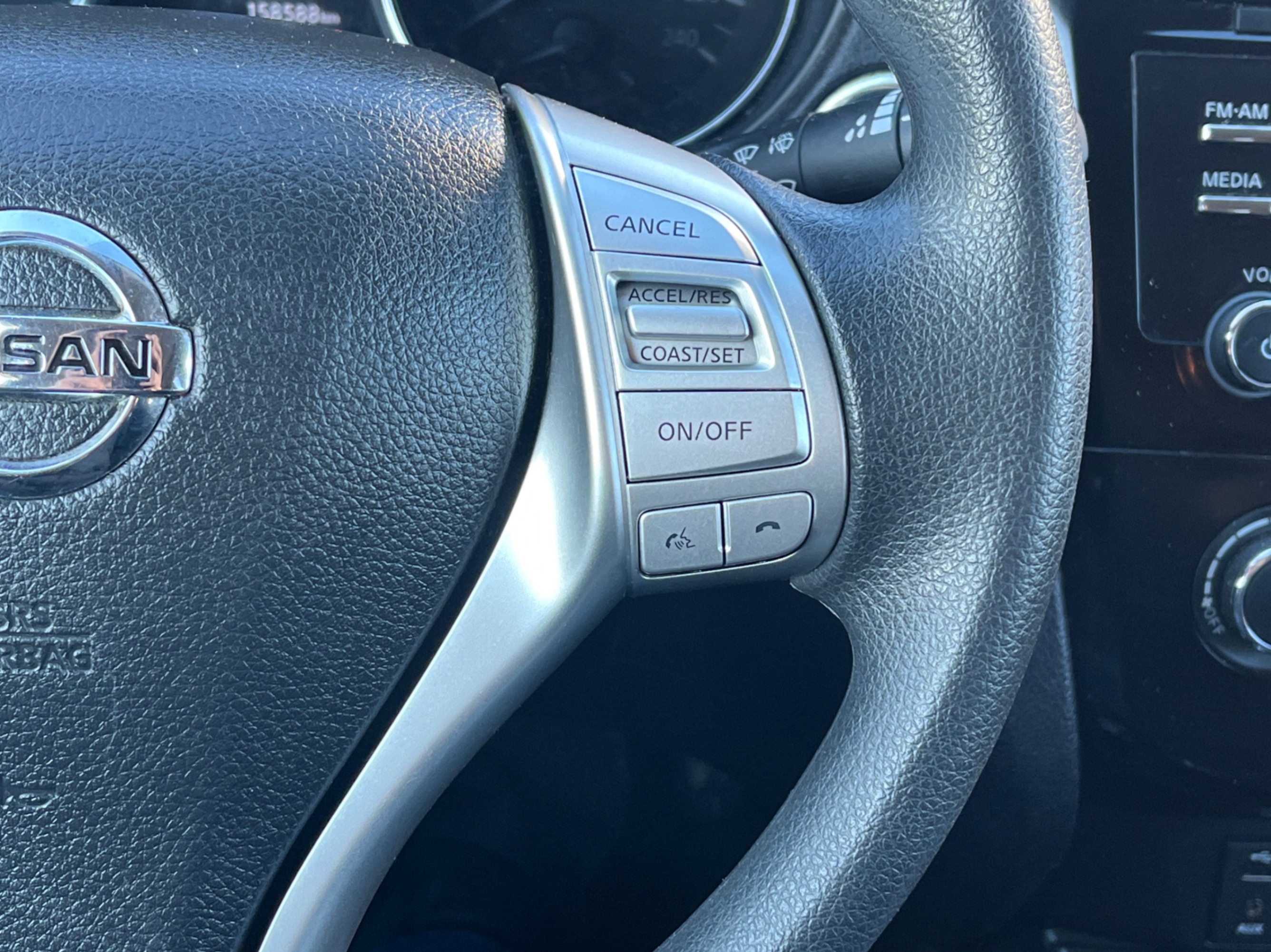 /gundhu/2015-Nissan-Rogue-16010702081540473.jpg