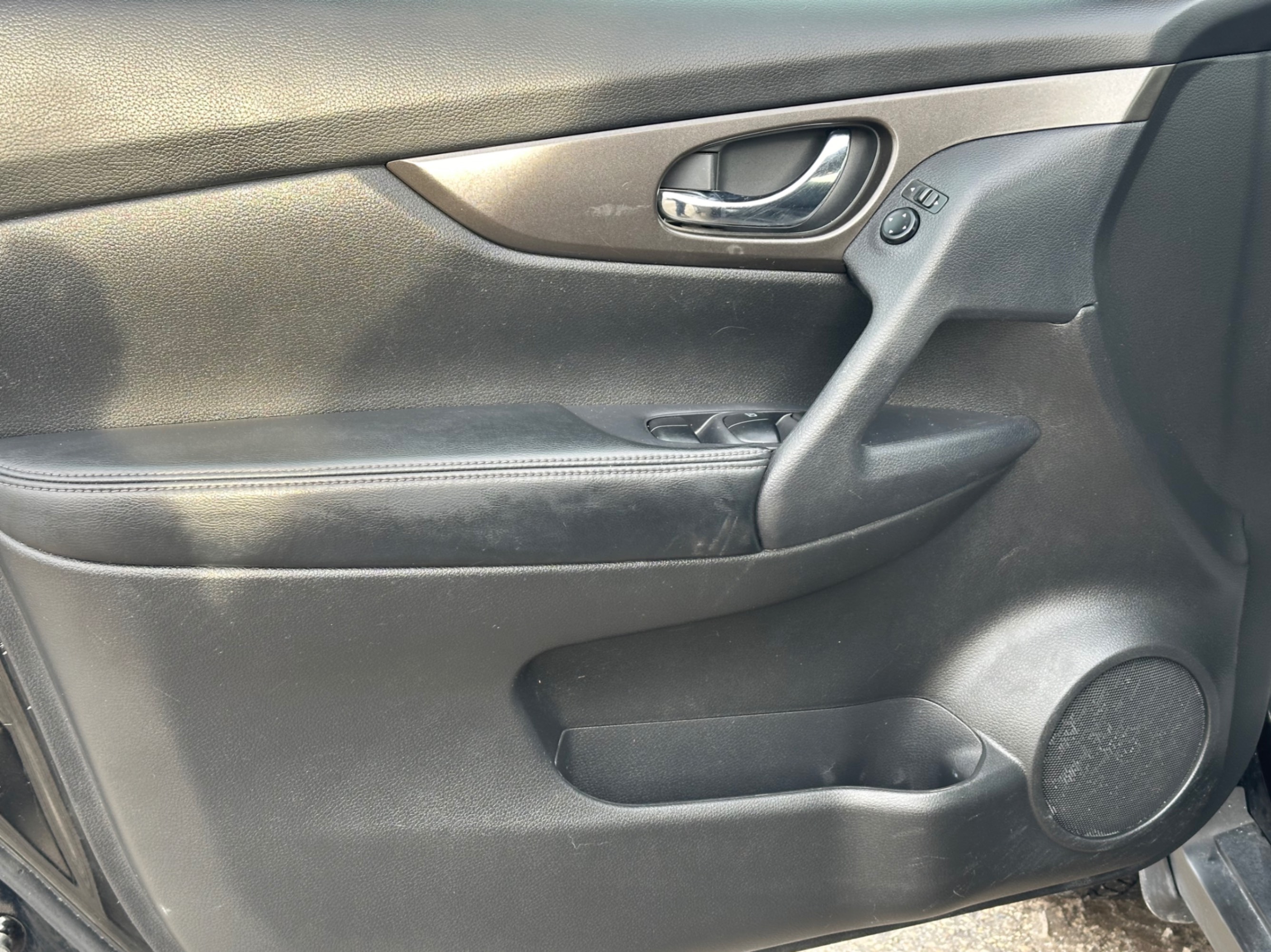 /gundhu/2015-Nissan-Rogue-46141211806841054.jpg