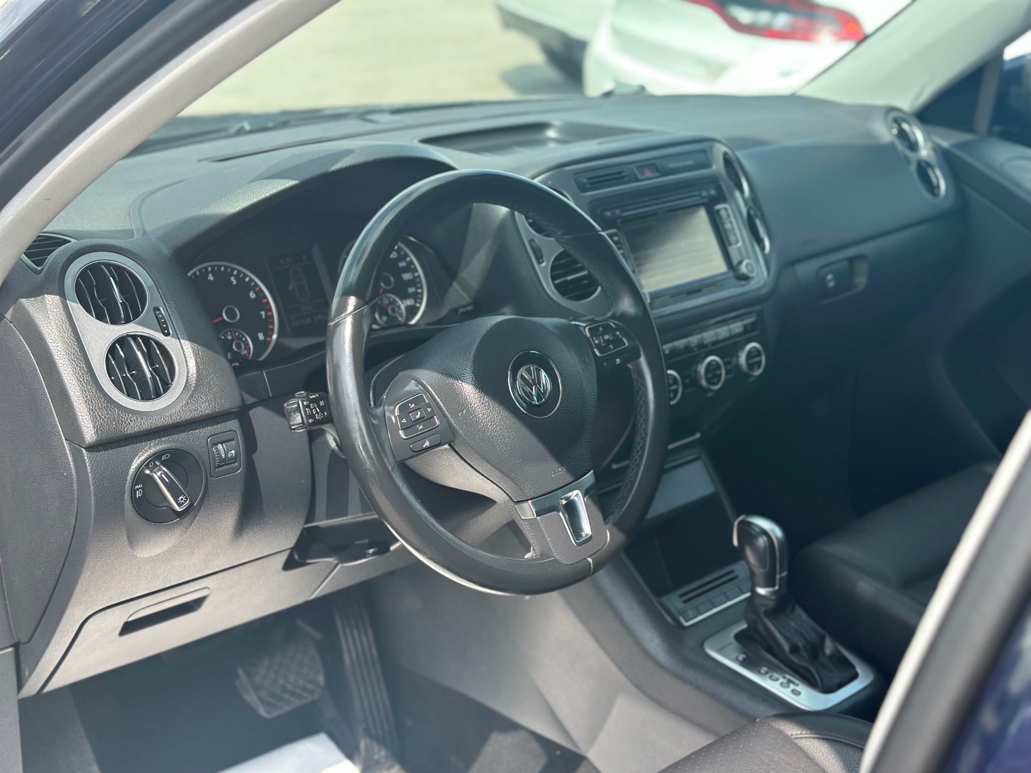 /gundhu/2015-Volkswagen-Tiguan-10418482566816922.jpg