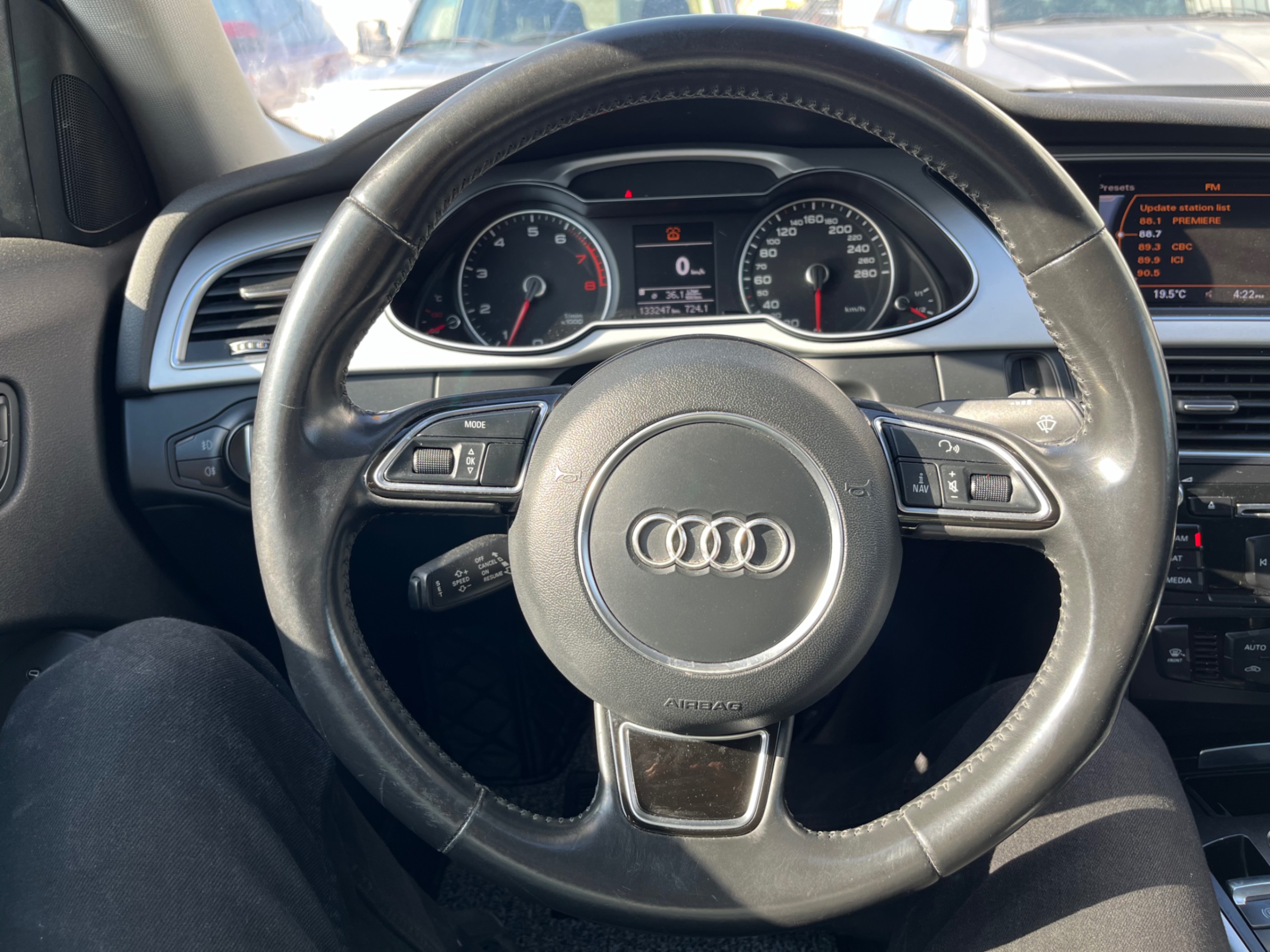 /gundhu/2016-Audi-A4-7856339705693174.jpg