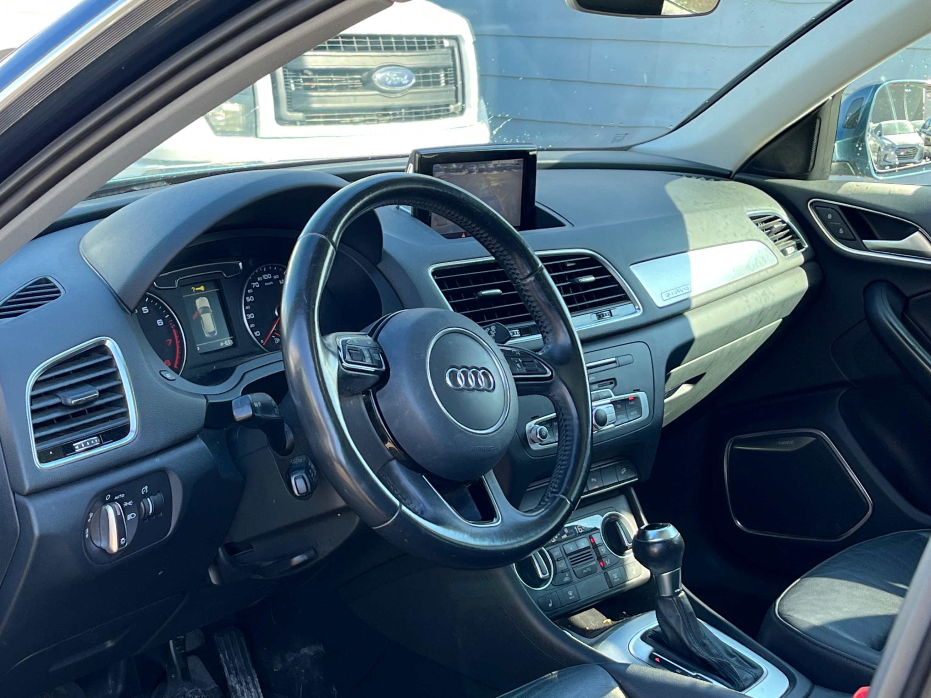 /gundhu/2016-Audi-Q3-4092321118269564.jpg