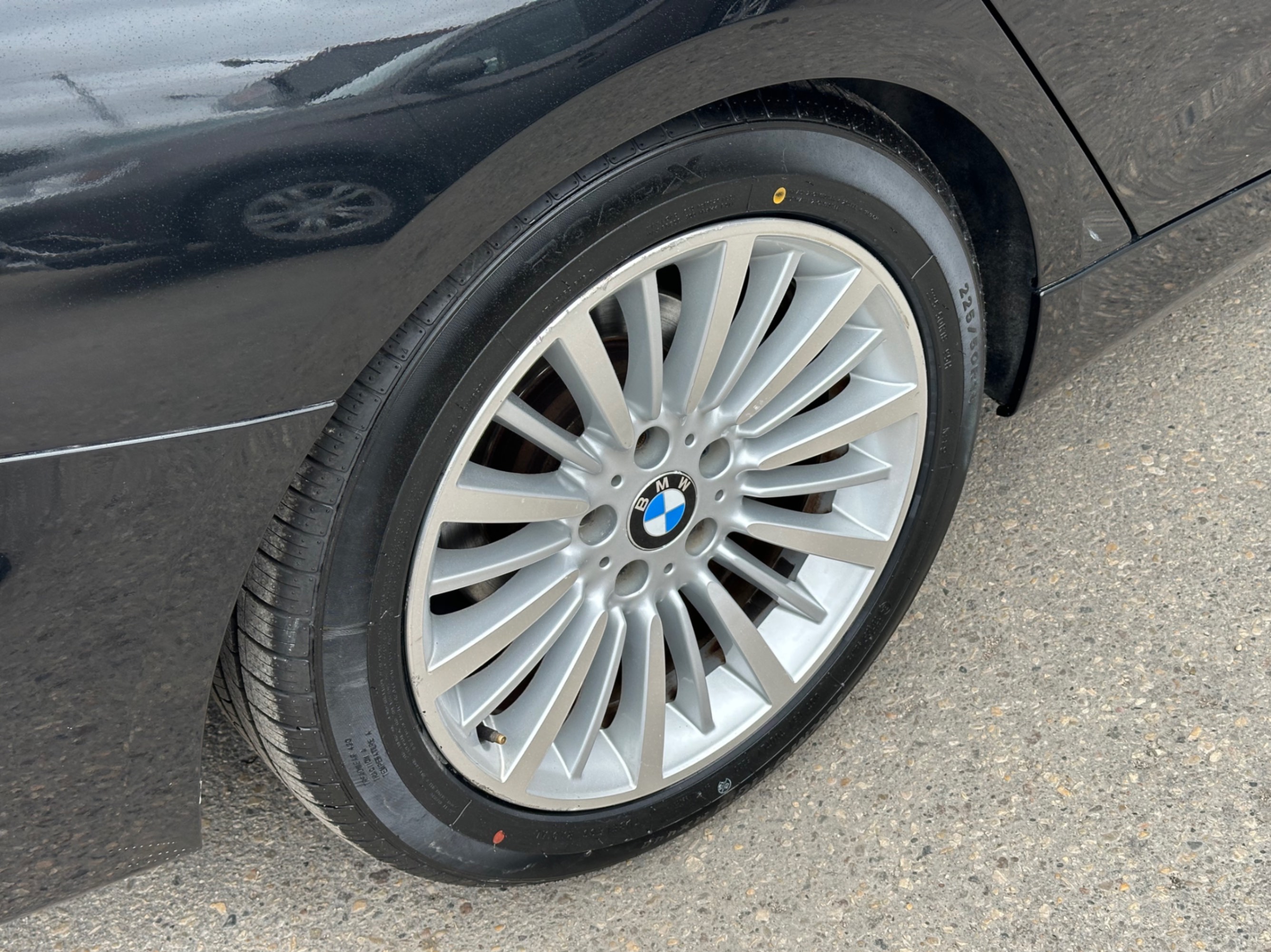 /gundhu/2016-BMW-3Series-9023332565098248.jpg