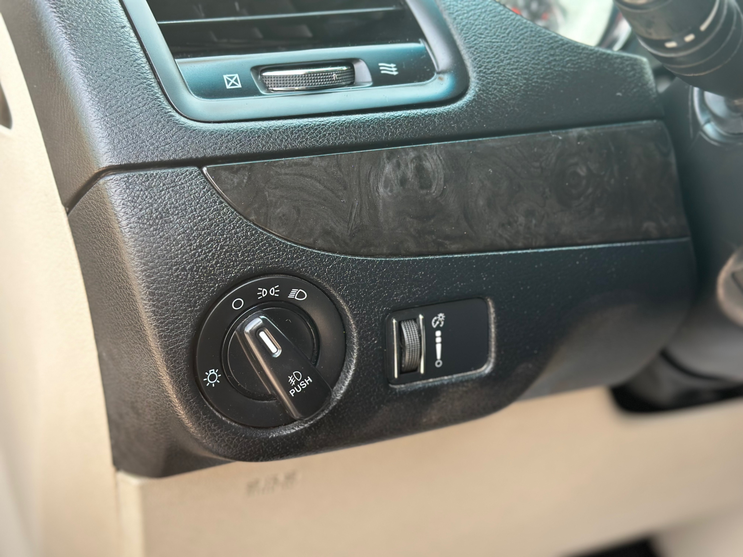 /gundhu/2016-Dodge-GrandCaravan-5240990055236125.jpg