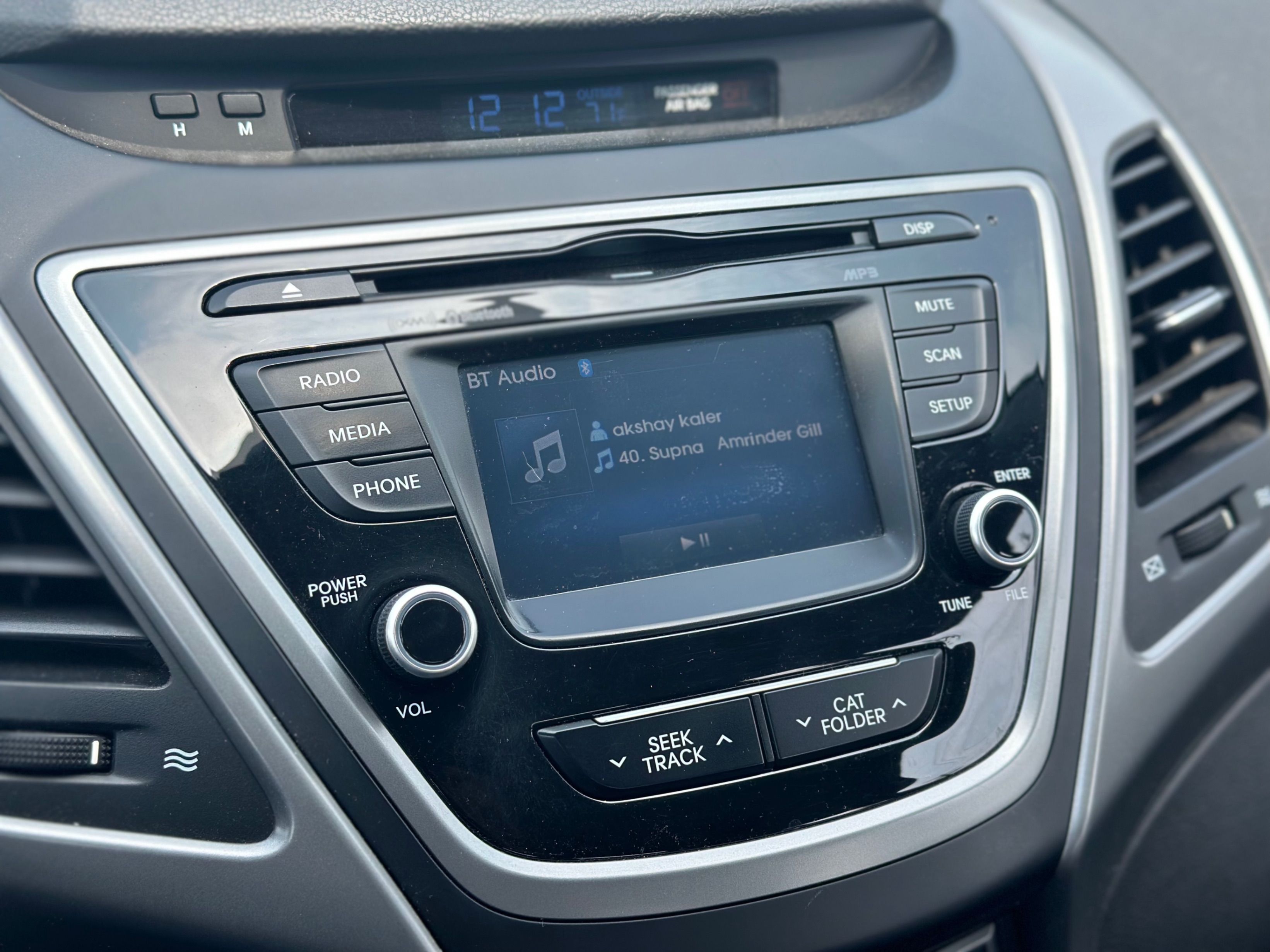 /gundhu/2016-Hyundai-Elantra-3507579903433966.jpg