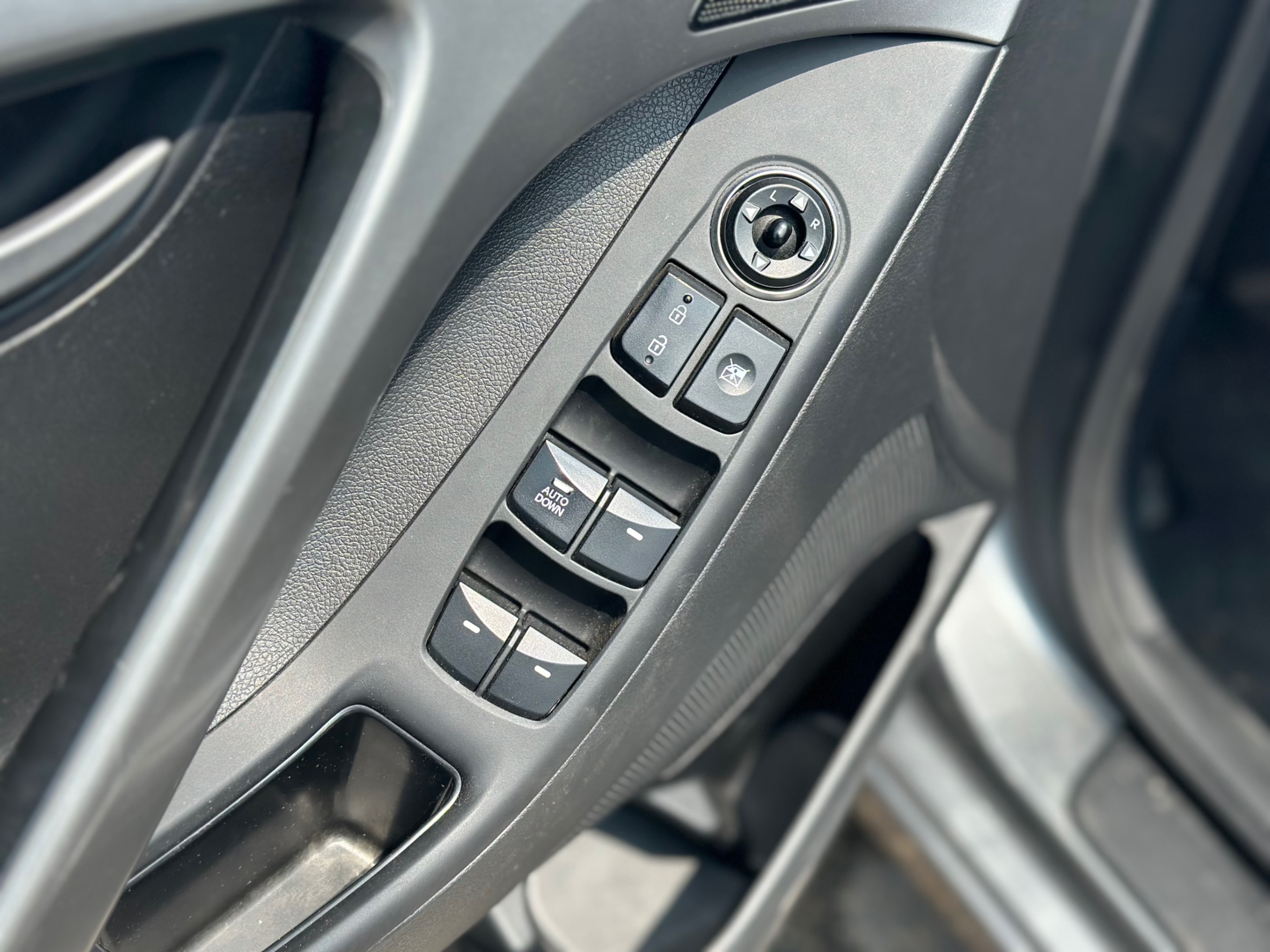 /gundhu/2016-Hyundai-Elantra-3931353070315726.jpg