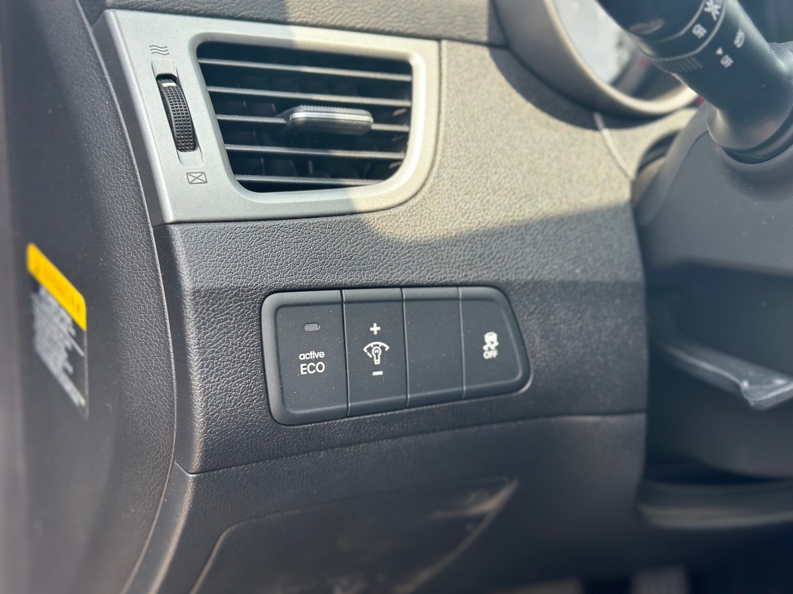 /gundhu/2016-Hyundai-Elantra-42216522210385077.jpg