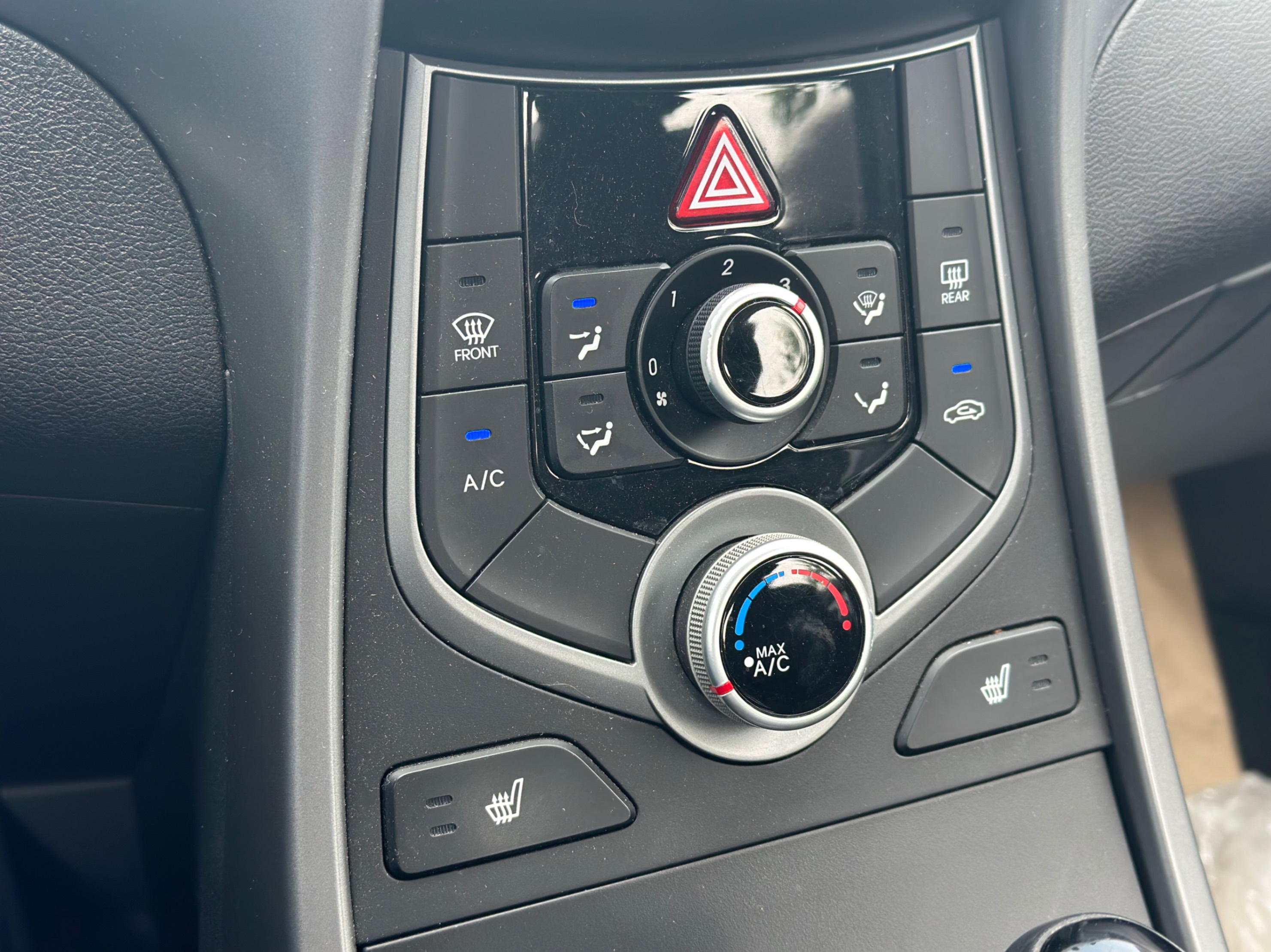 /gundhu/2016-Hyundai-Elantra-5519289061273009.jpg