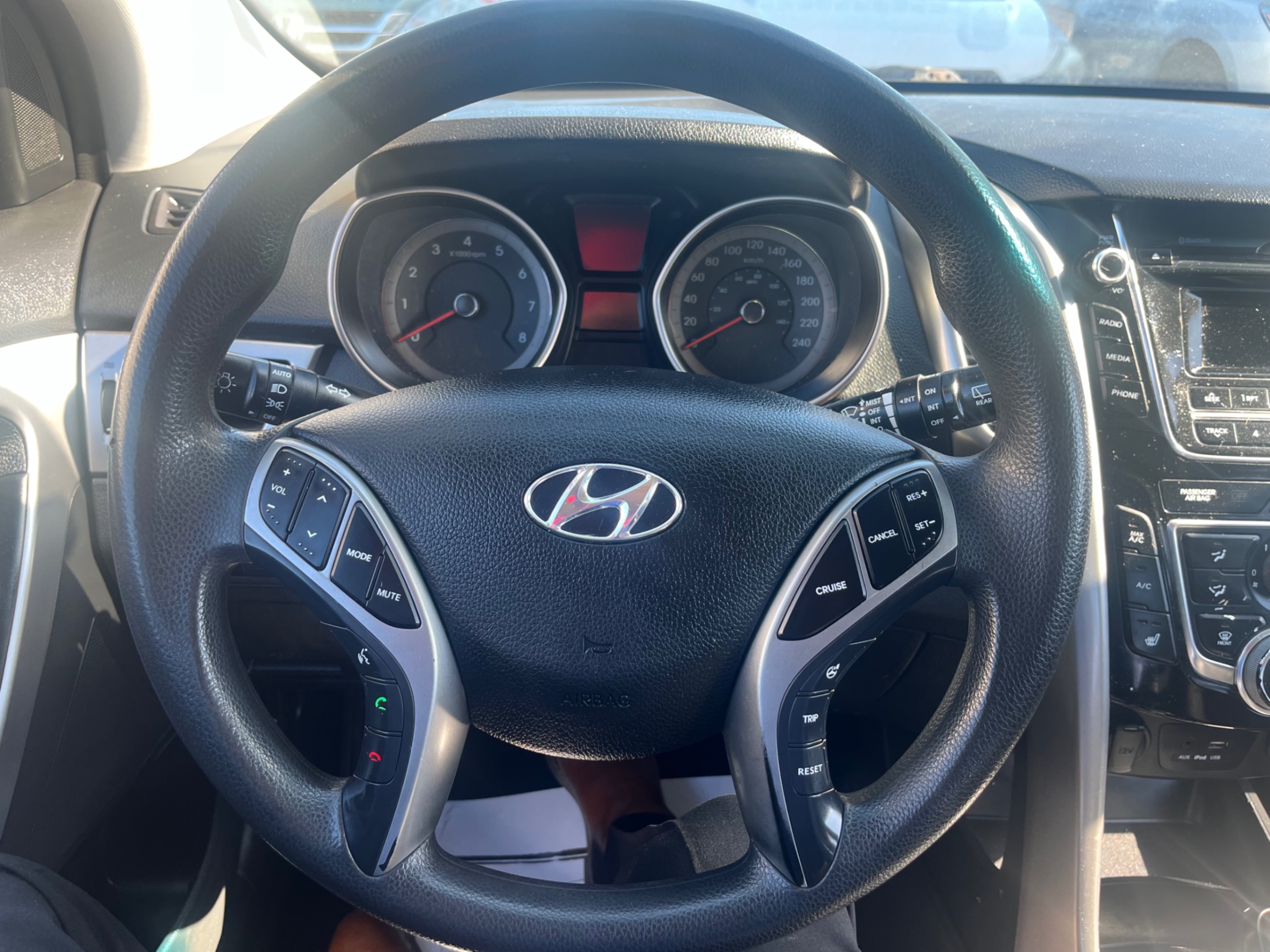 /gundhu/2016-Hyundai-ElantraGT-07245850095004625.jpg
