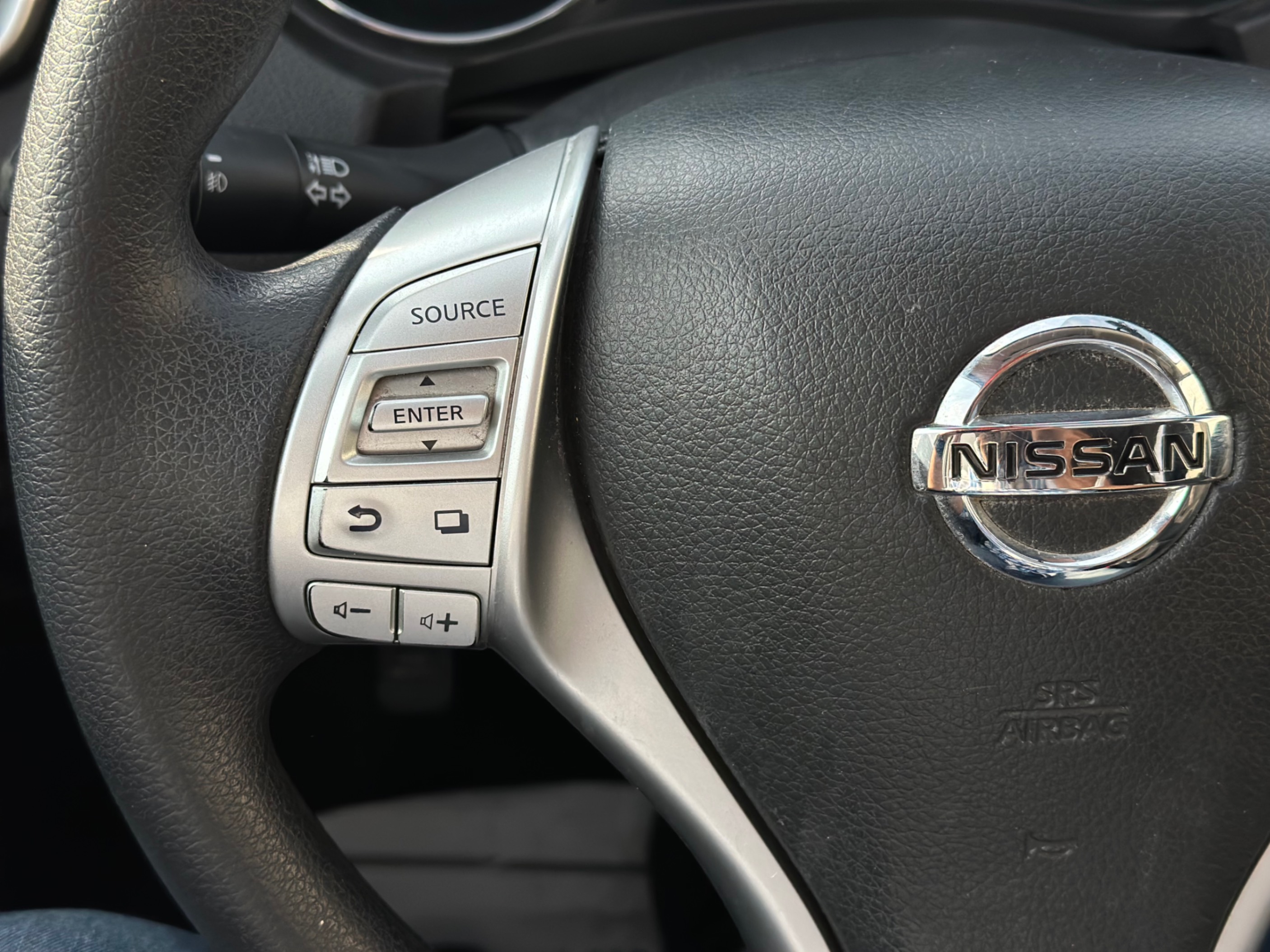 /gundhu/2016-Nissan-Rogue-359155913417025.jpg