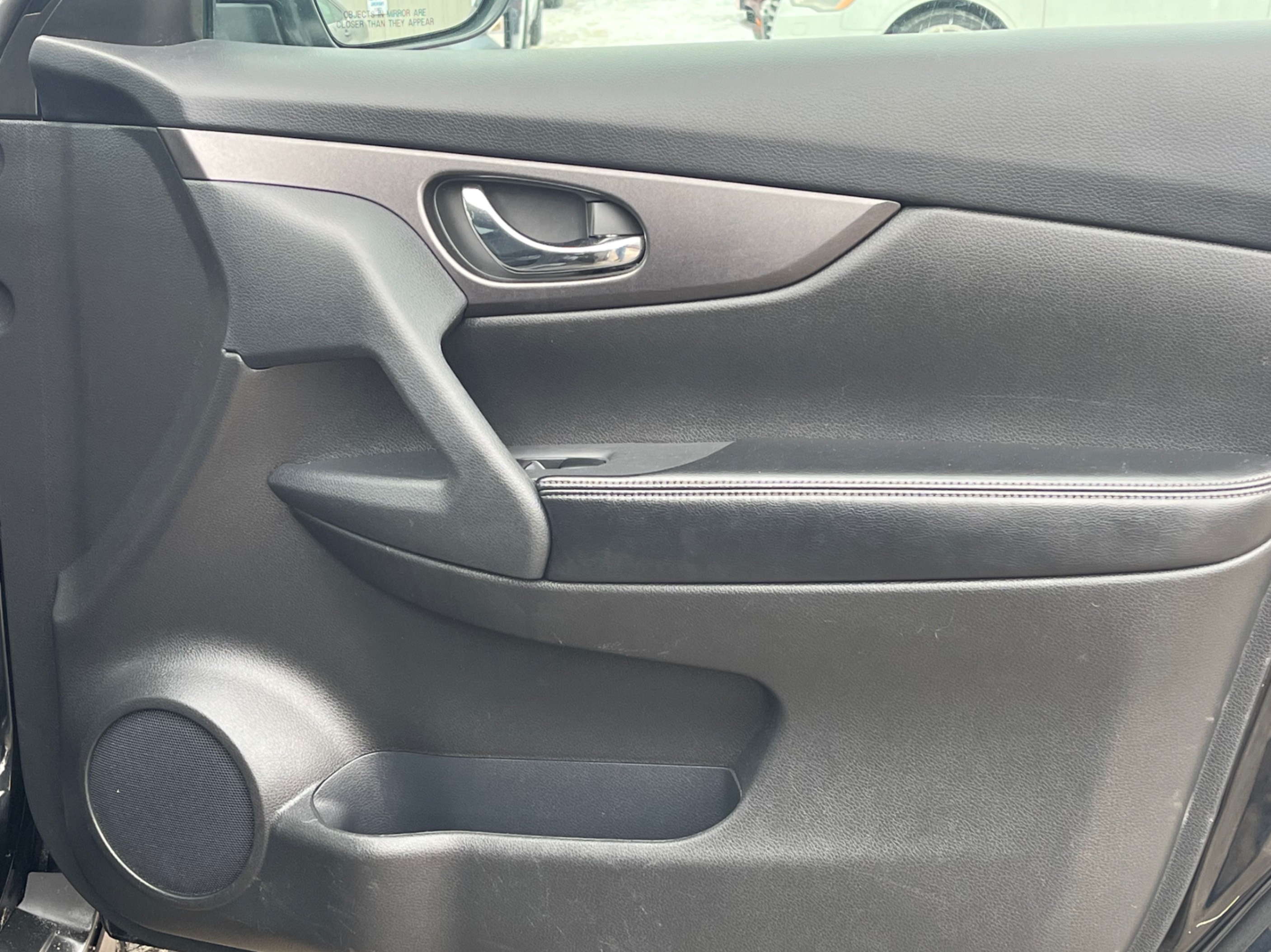 /gundhu/2016-Nissan-Rogue-45821001635528025.jpg