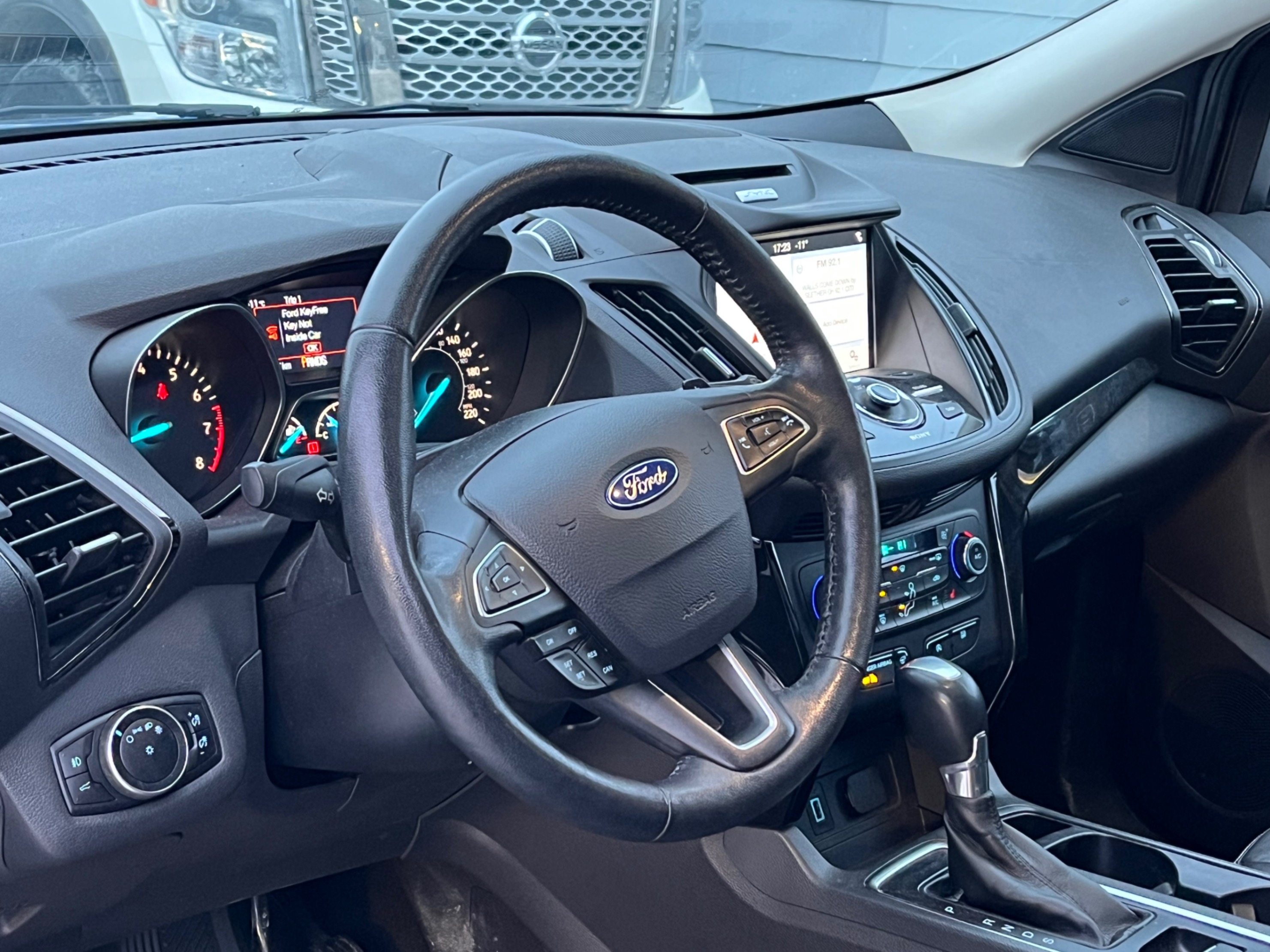 /gundhu/2017-Ford-Escape-5201661917039118.jpg