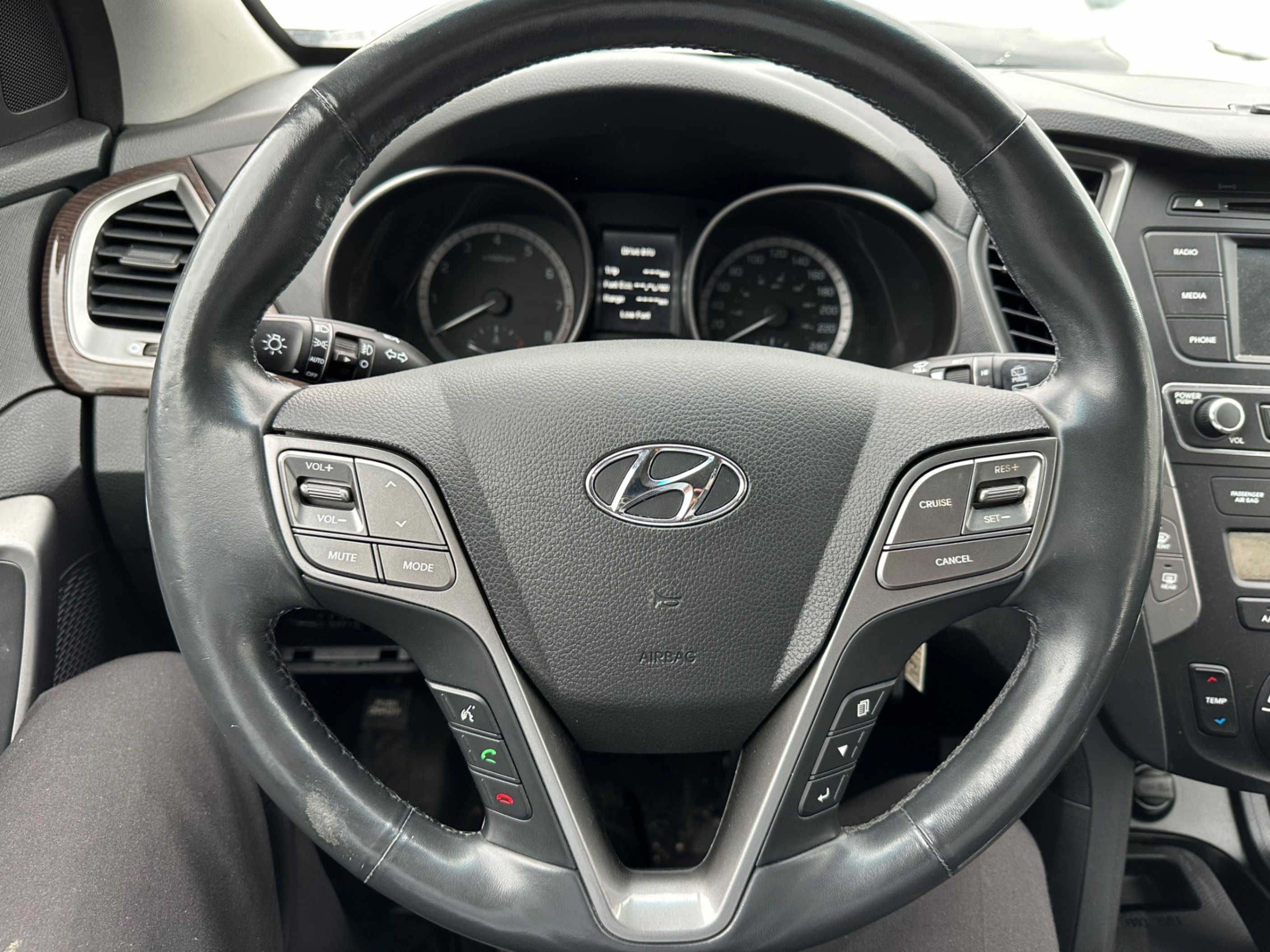 /gundhu/2017-Hyundai-SantaFe-3087142565997618.jpg