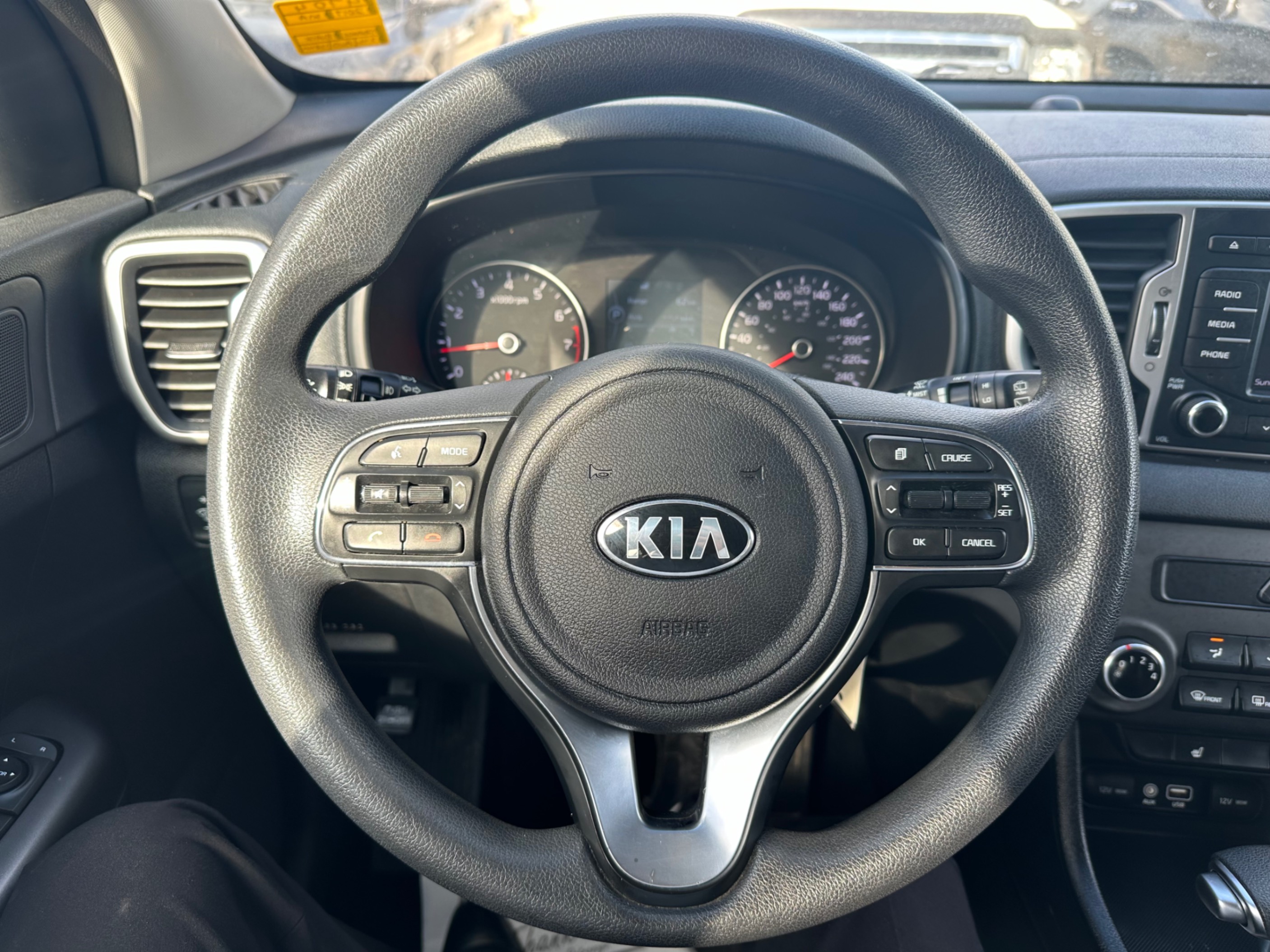/gundhu/2017-Kia-Sportage-13496745841463964.jpg
