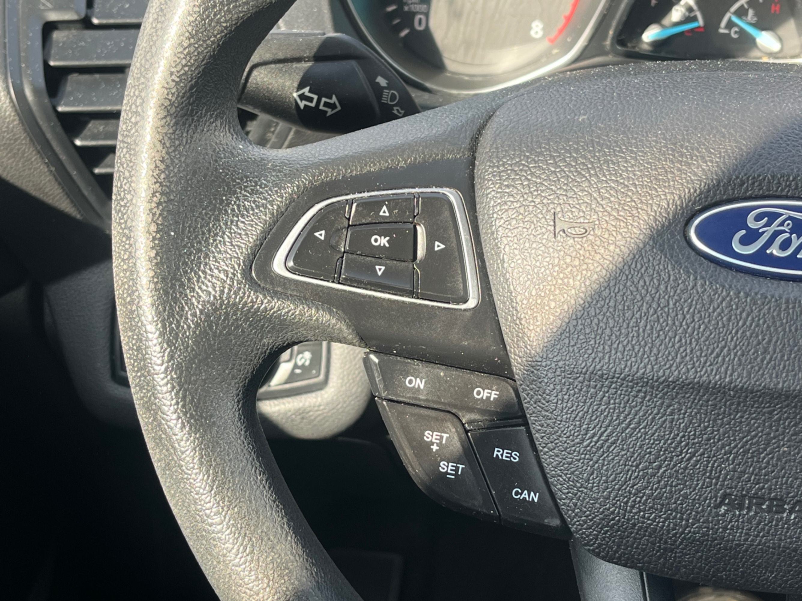 /gundhu/2018-Ford-Escape-16082719829647996.jpg