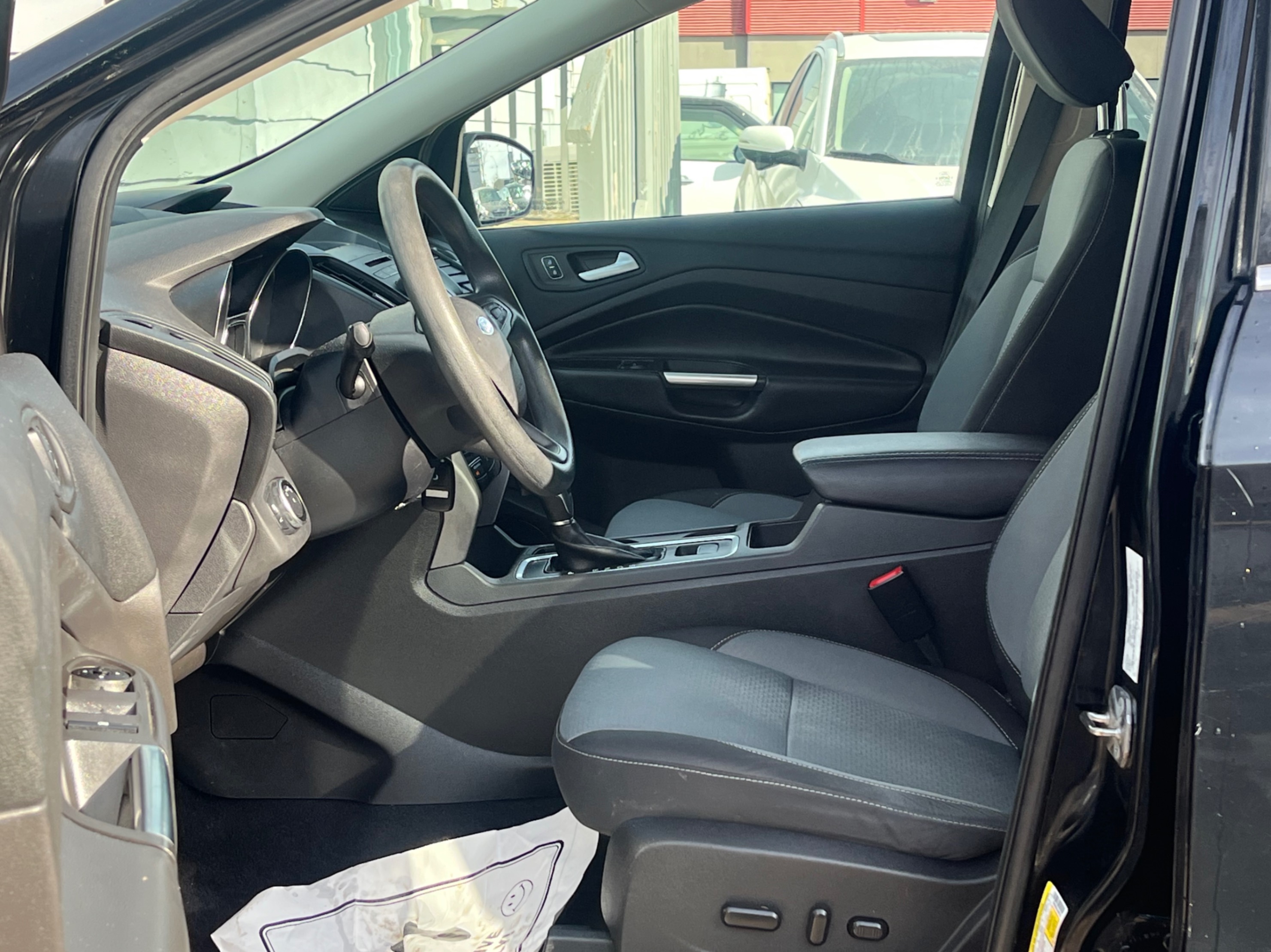 /gundhu/2018-Ford-Escape-6222480790809681.jpg