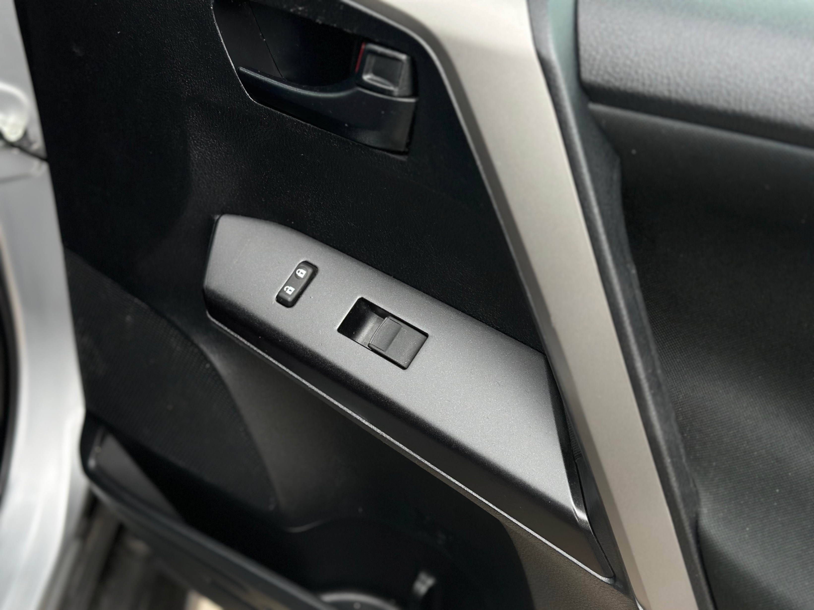 /gundhu/2018-Toyota-RAV4-8561918291781212.jpg