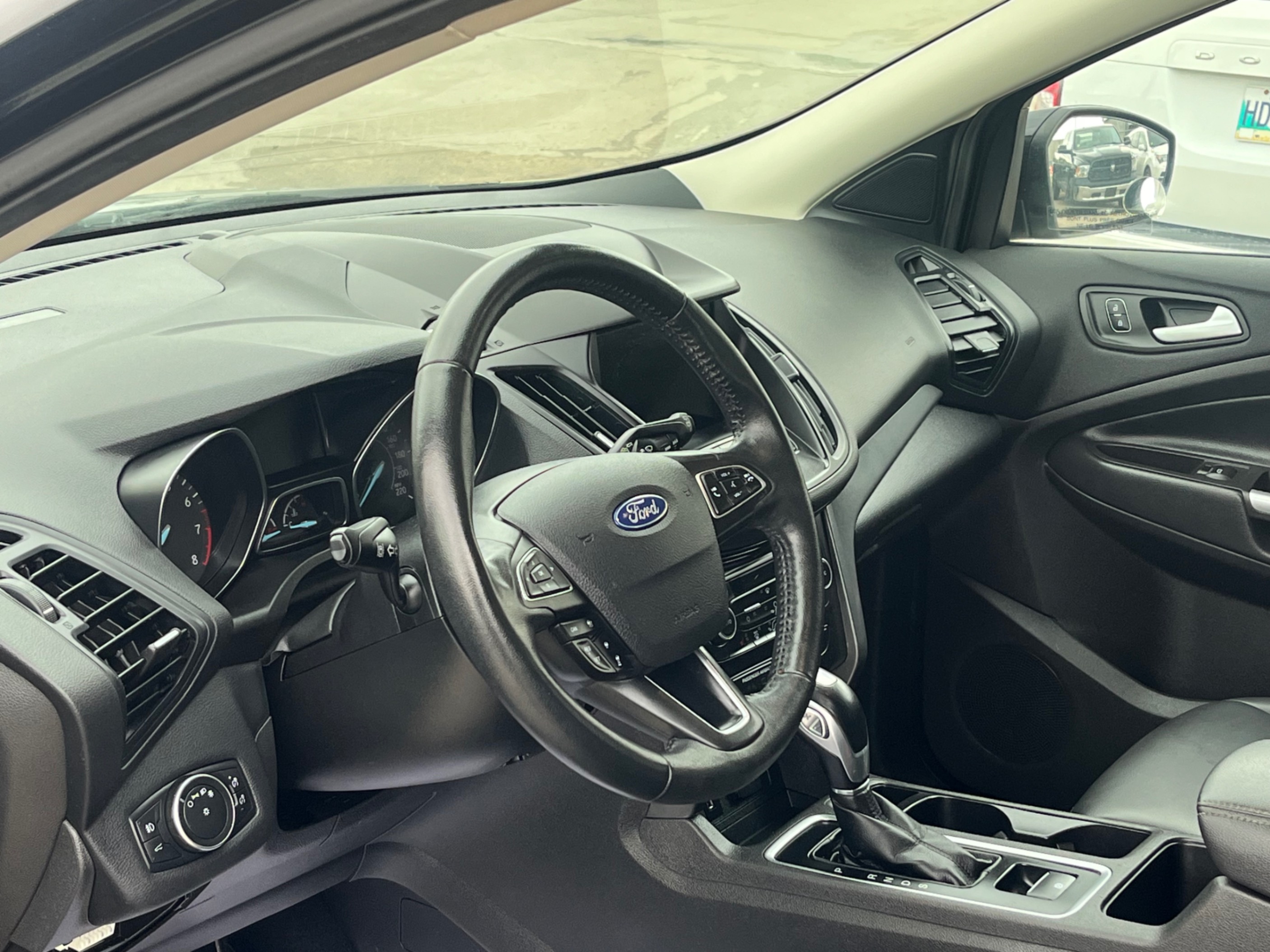 /gundhu/2019-Ford-Escape-0884564847319369.jpg