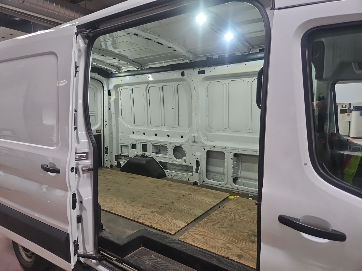 /gundhu/2019-Ford-Transit-9549354613263328.jpg