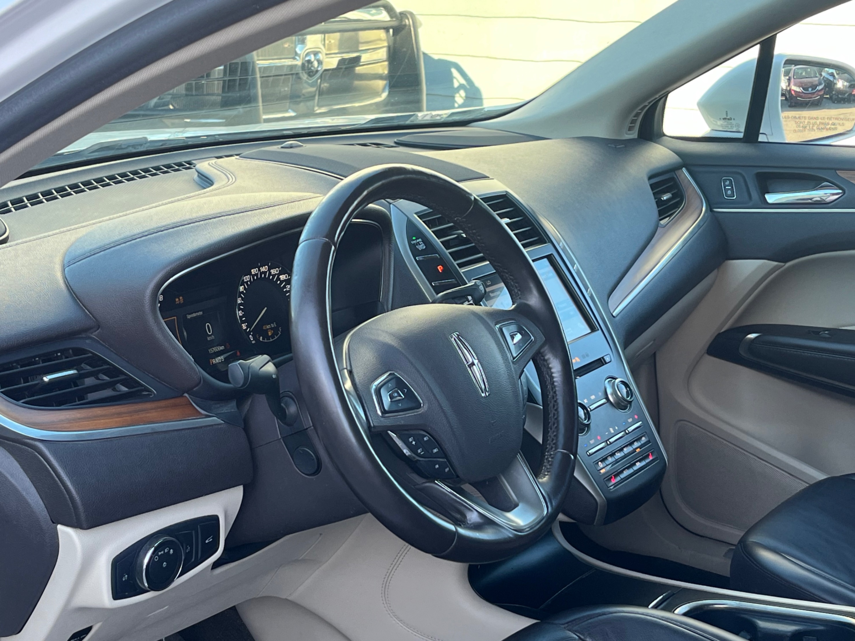 /gundhu/2019-Lincoln-MKC-05804215795138923.jpg