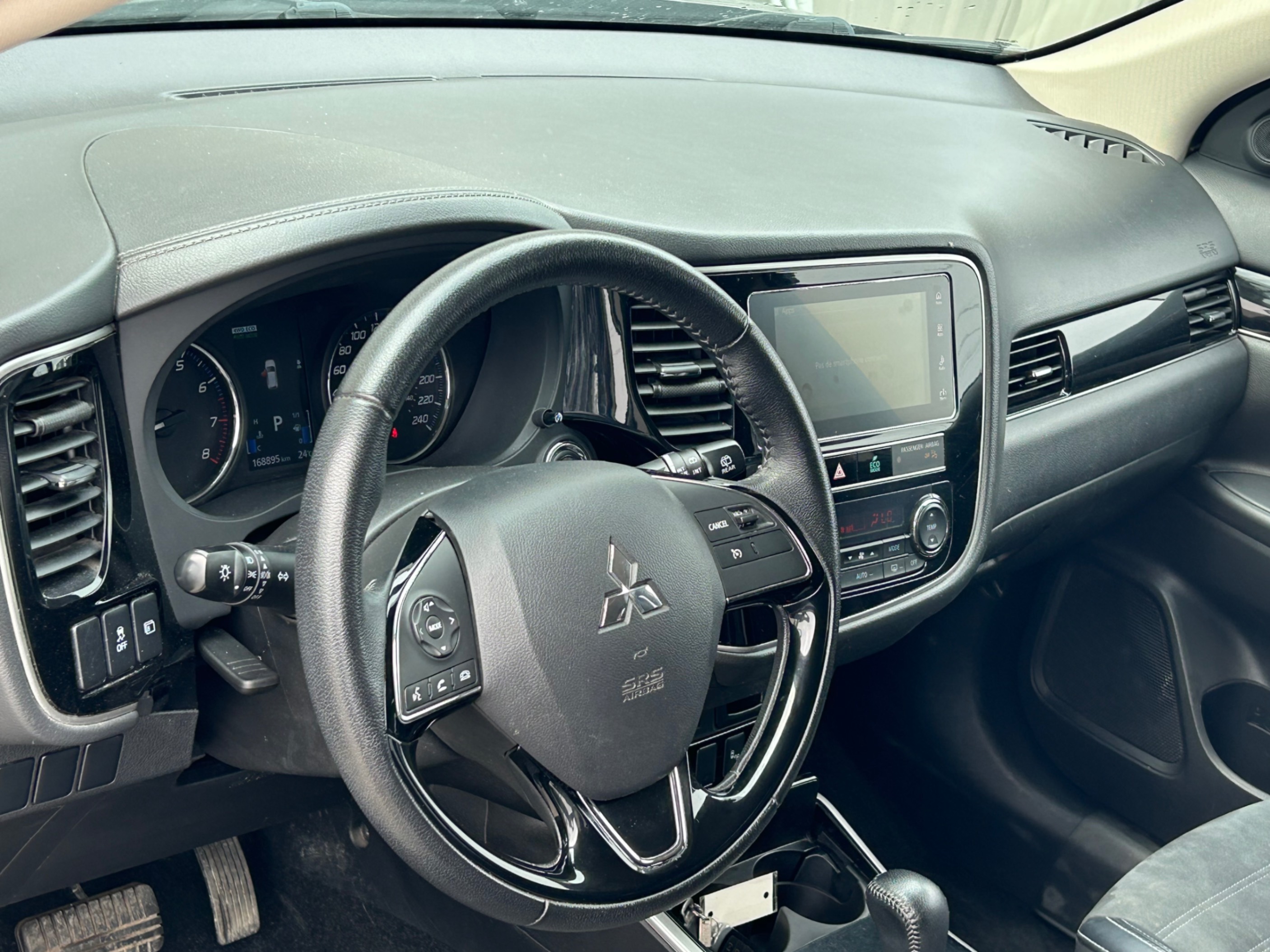 /gundhu/2019-Mitsubishi-Outlander-17006227561370224.jpg