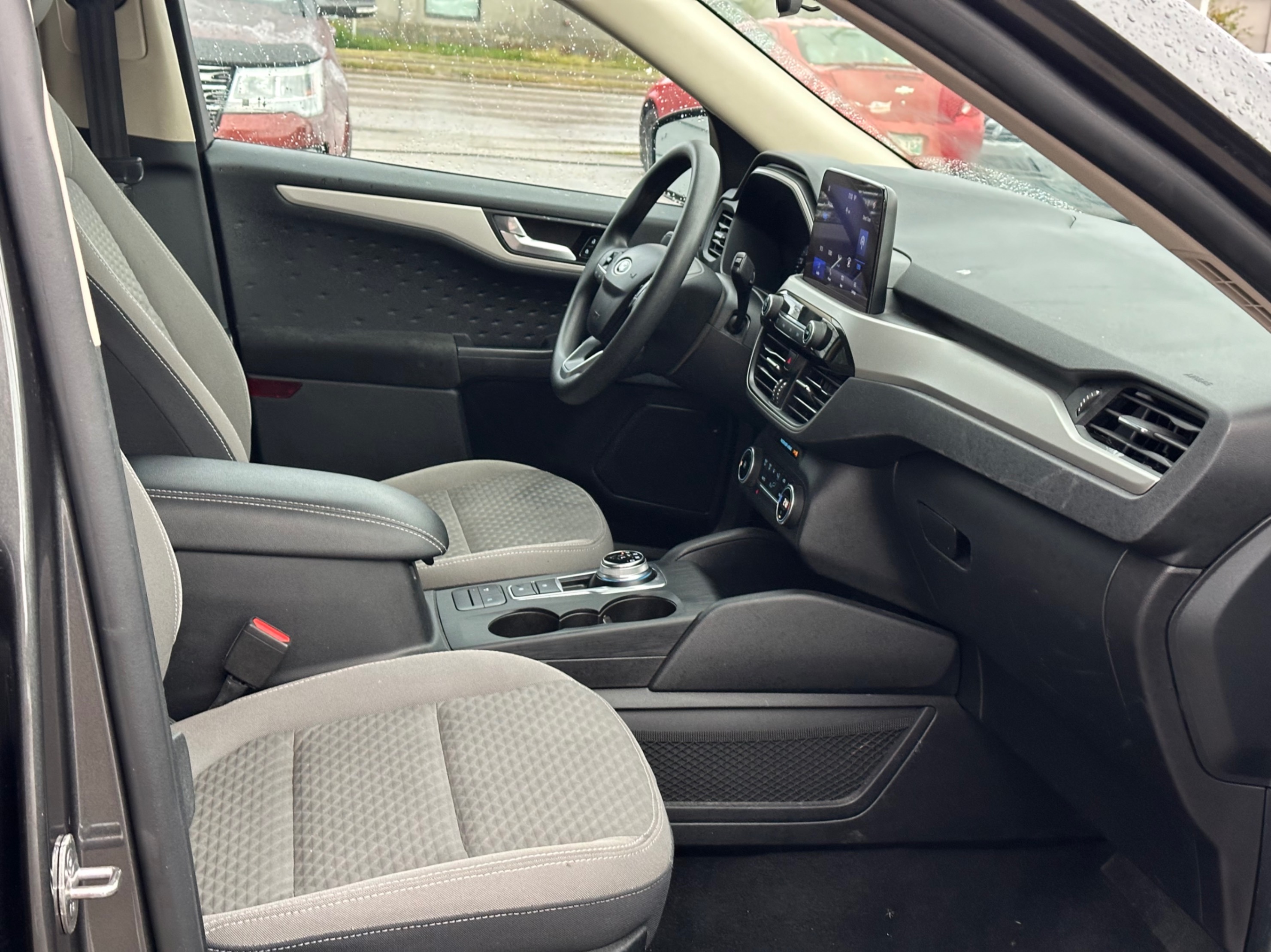 /gundhu/2020-Ford-Escape-47621358431142746.jpg