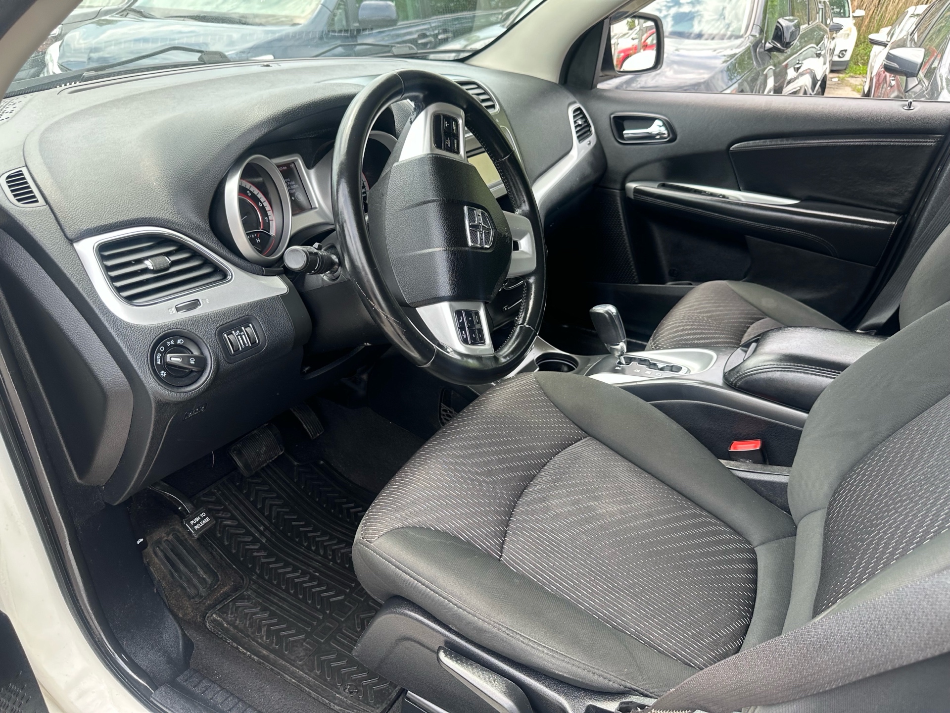 /hakimautosale/2012-Dodge-Journey-8703960162688049.jpg