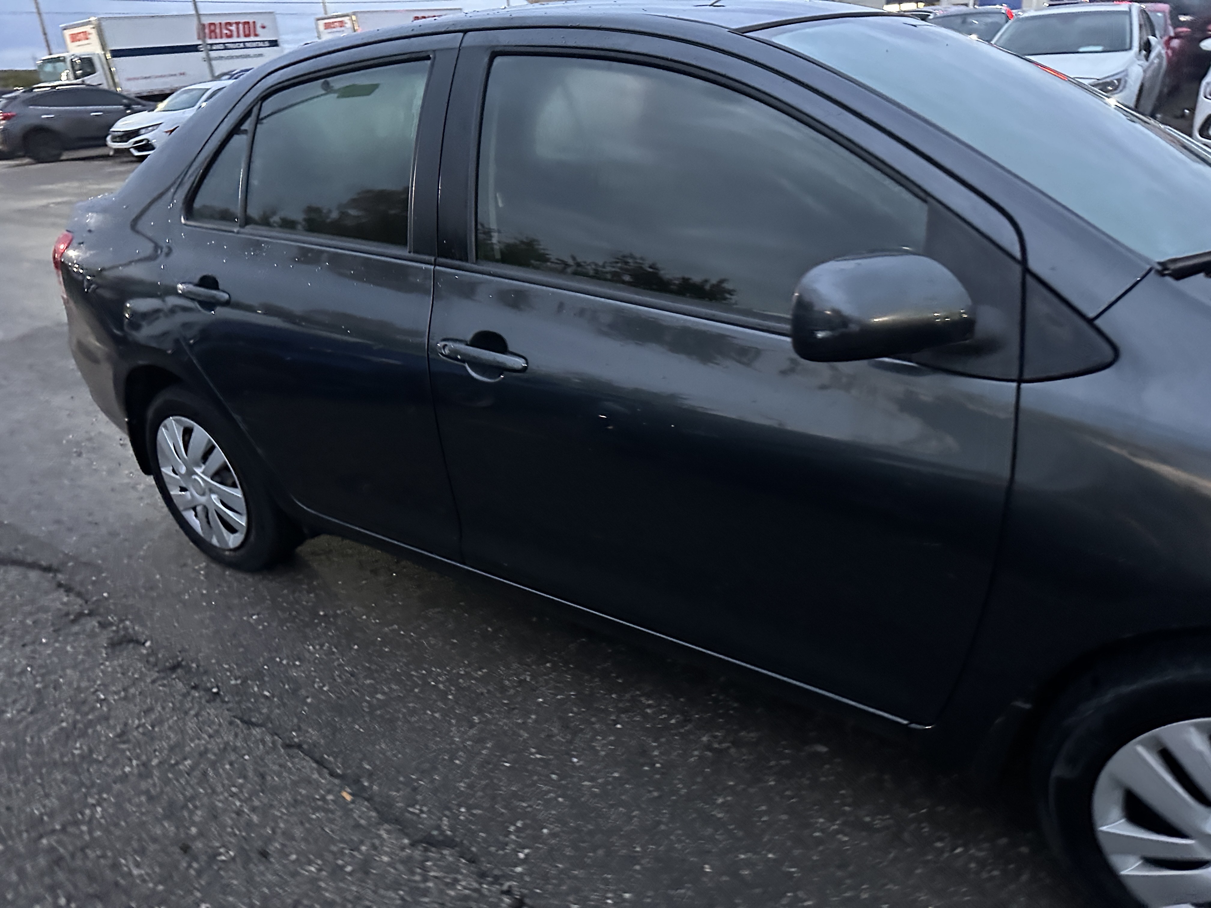 /hakimautosale/2012-Toyota-Yaris-28167082799407295.jpg