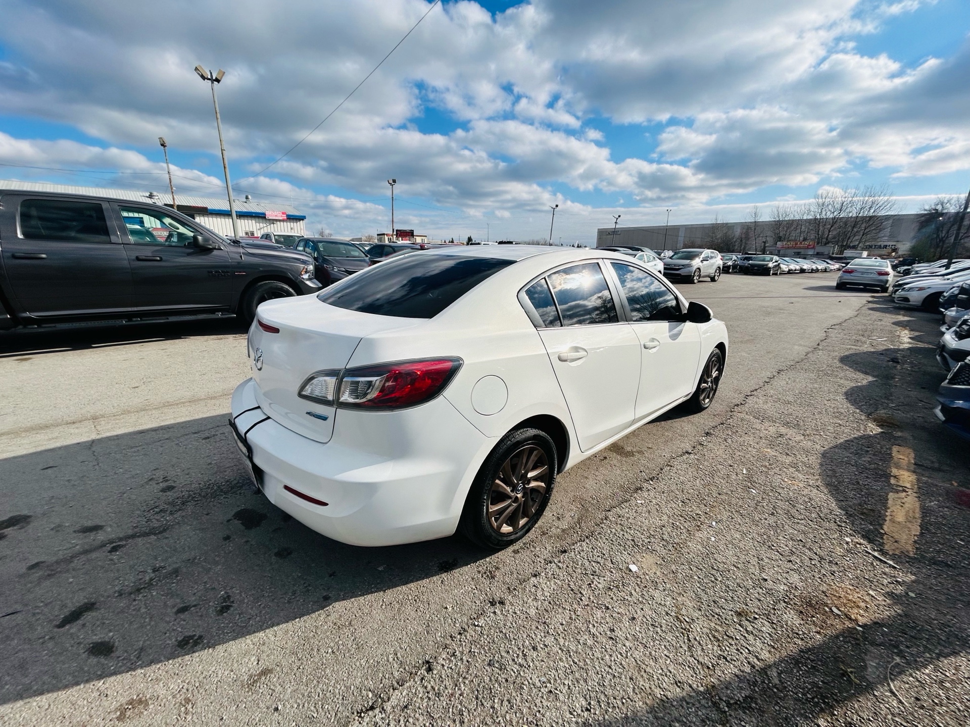 /hakimautosale/2013-Mazda-Mazda3-2913955478041448.jpg
