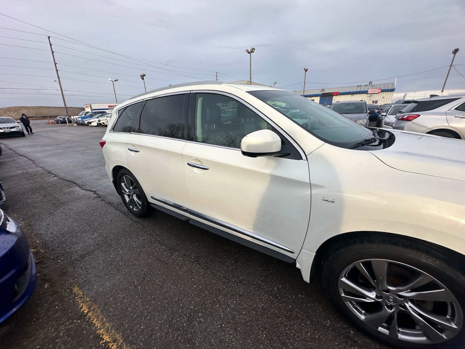 /hakimautosale/2014-INFINITI-QX60-1082546065117258.jpg