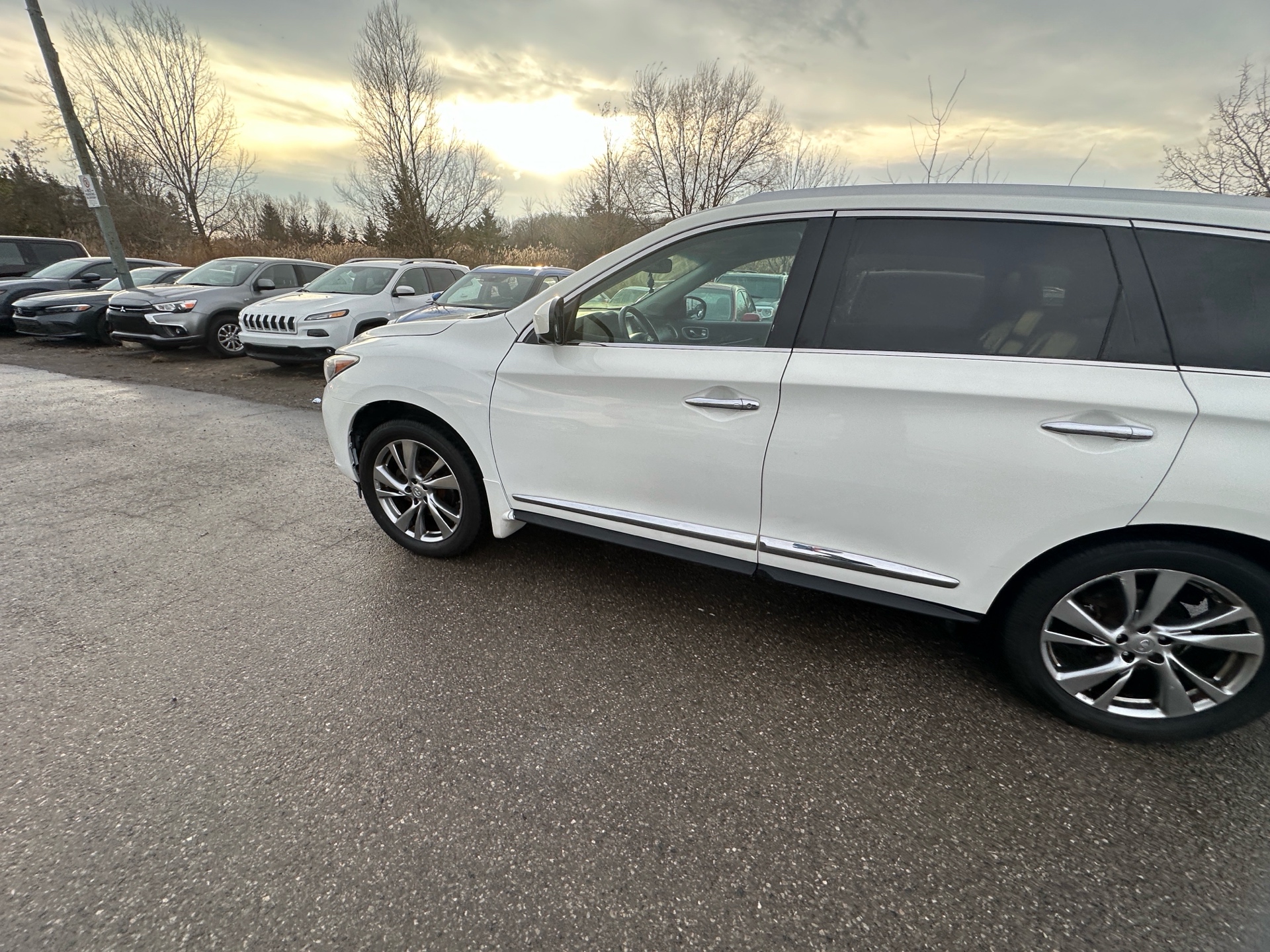 /hakimautosale/2014-INFINITI-QX60-8372550209449448.jpg