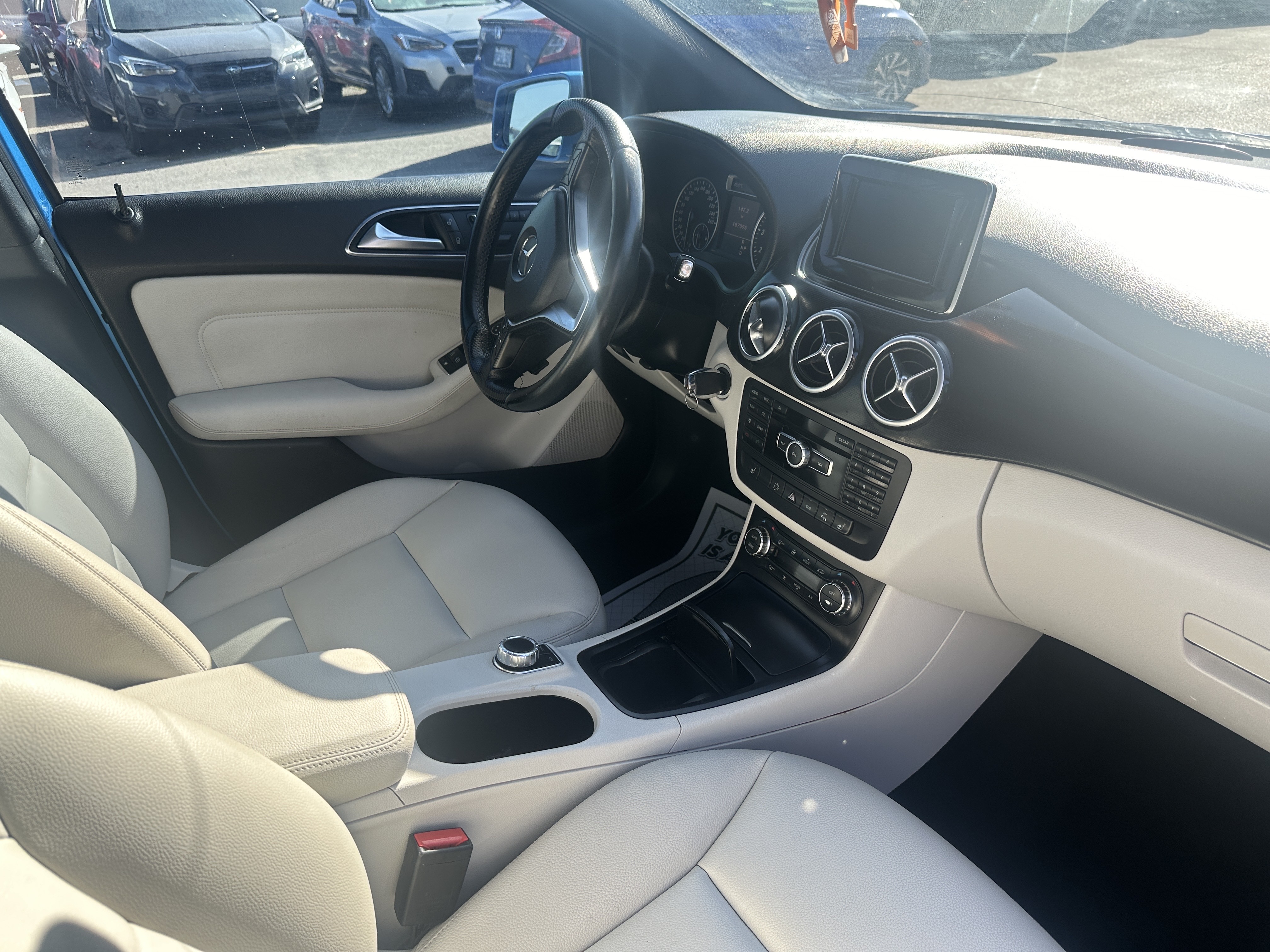 /hakimautosale/2014-Mercedes-Benz-B-Class-09838025000161177.jpg