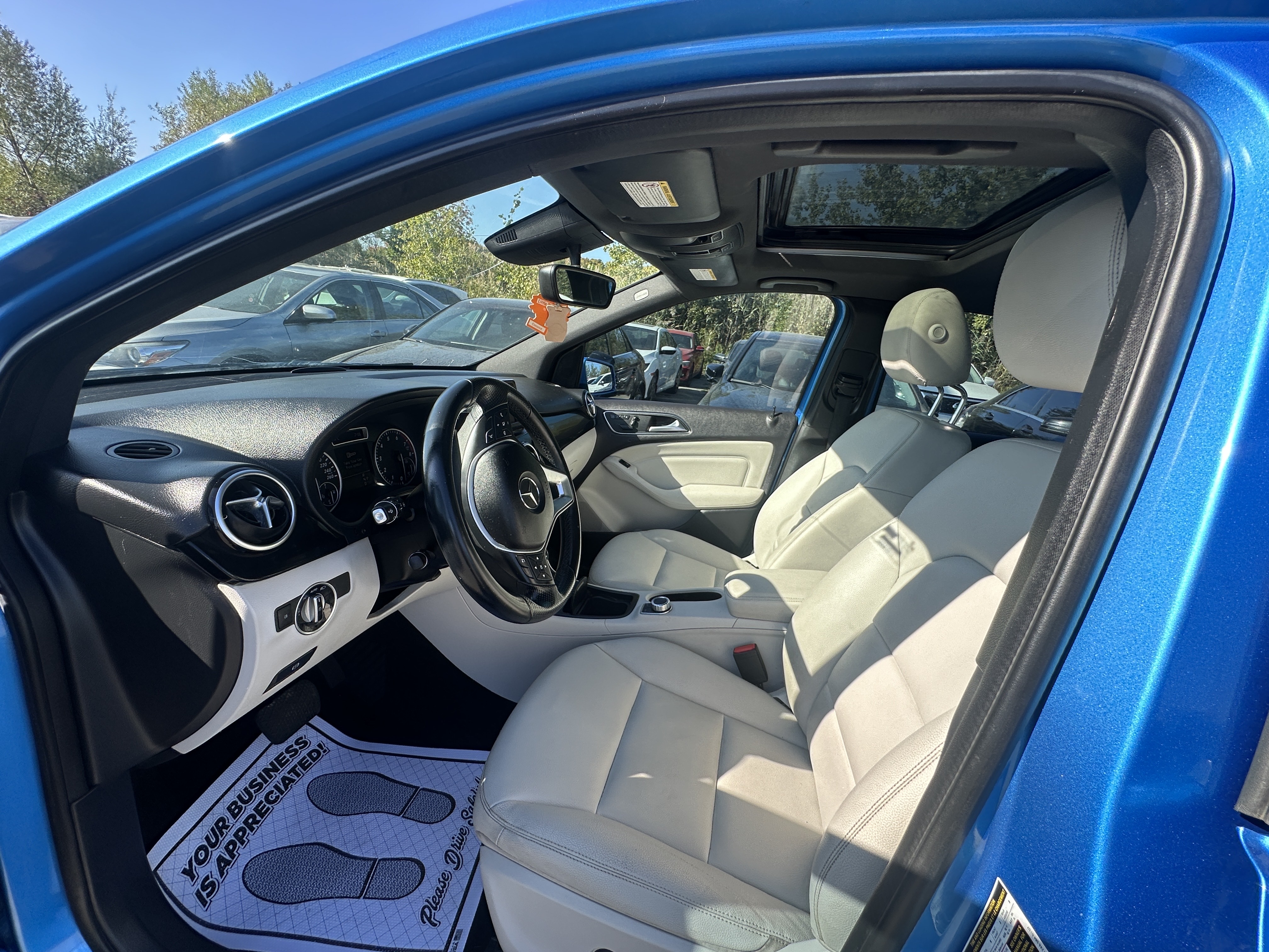 /hakimautosale/2014-Mercedes-Benz-B-Class-3613274737593499.jpg