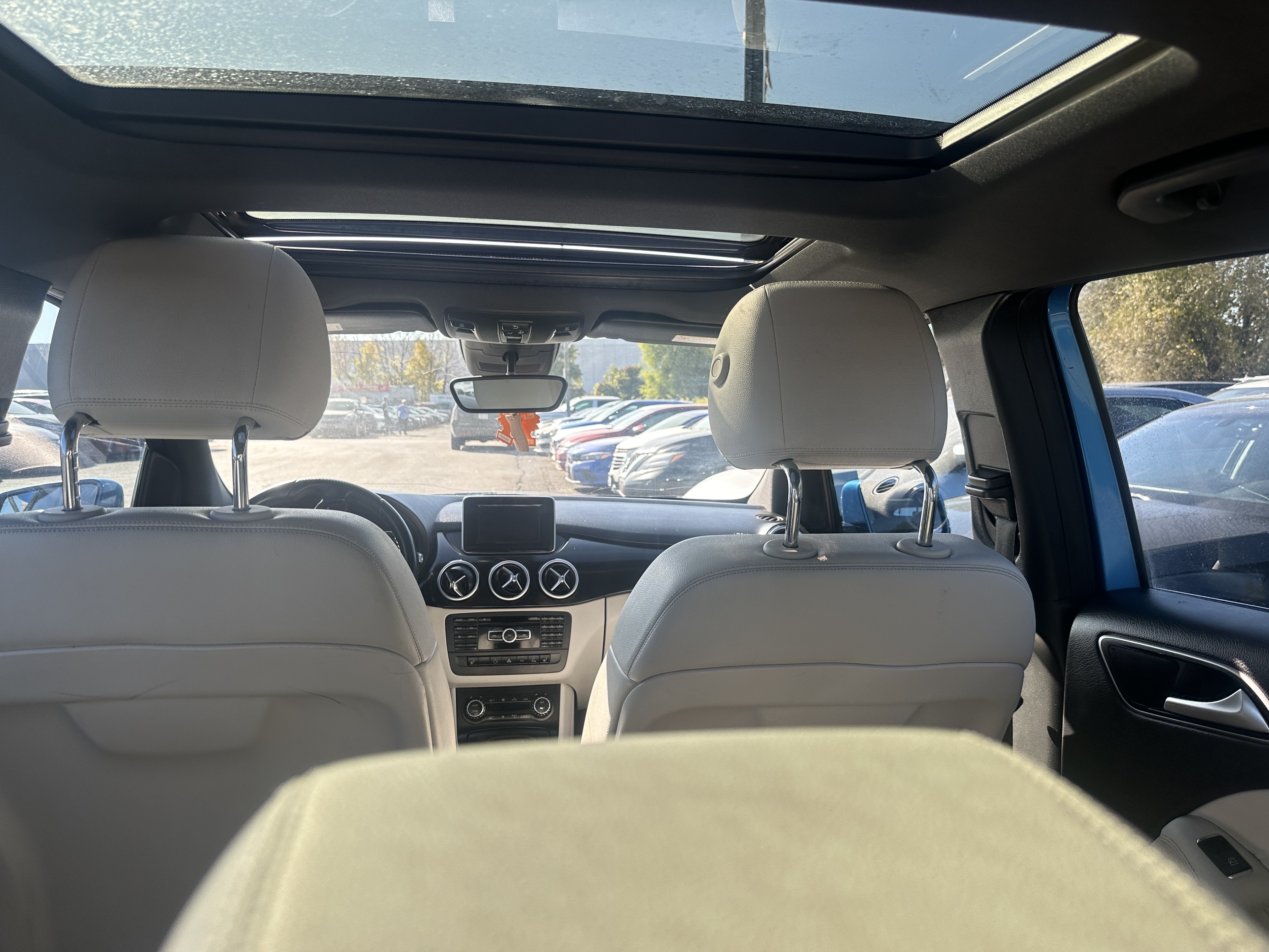 /hakimautosale/2014-Mercedes-Benz-B-Class-3936844811960425.jpg