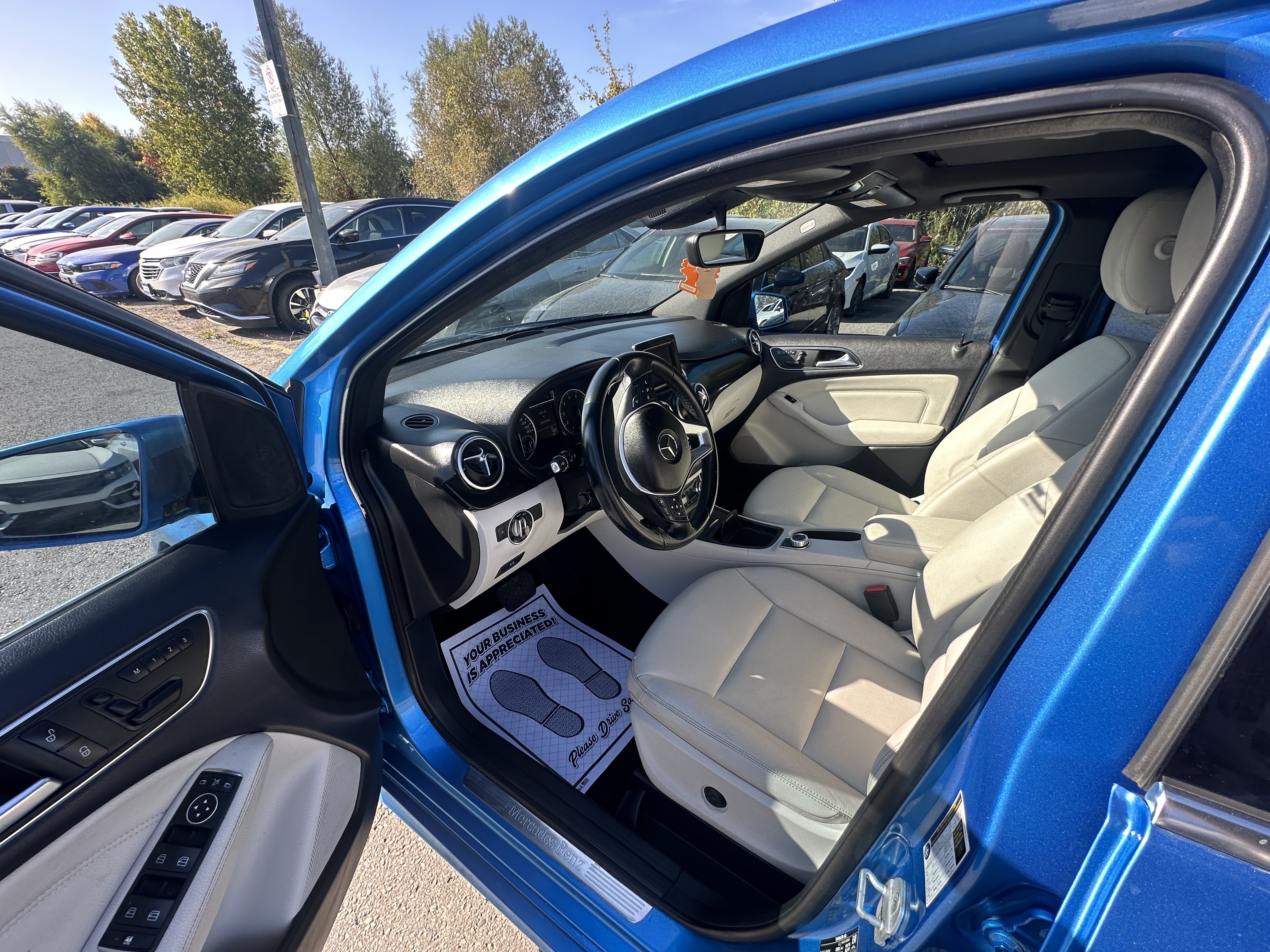 /hakimautosale/2014-Mercedes-Benz-B-Class-8404178876081585.jpg