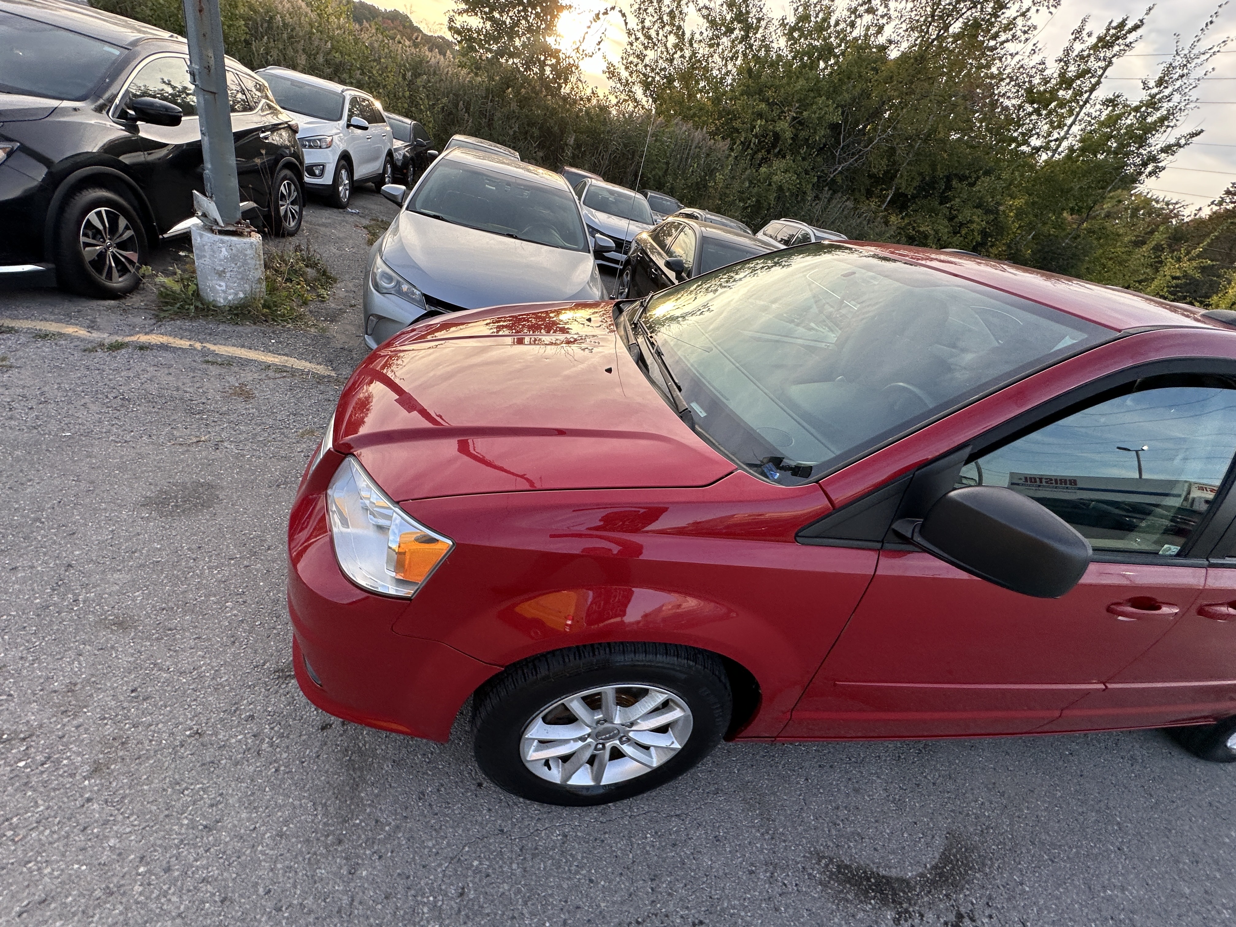 /hakimautosale/2015-Dodge-GrandCaravan-24856599528900714.jpg