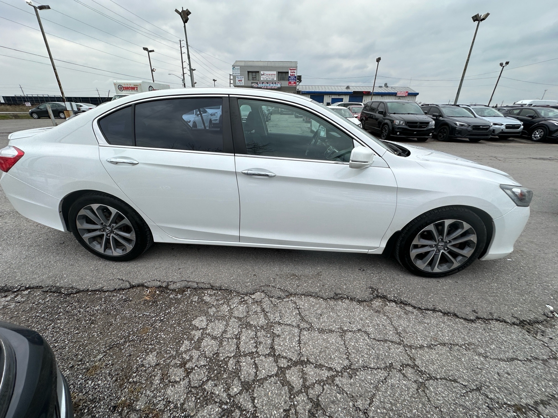 /hakimautosale/2015-Honda-AccordSedan-10463665659001276.jpg