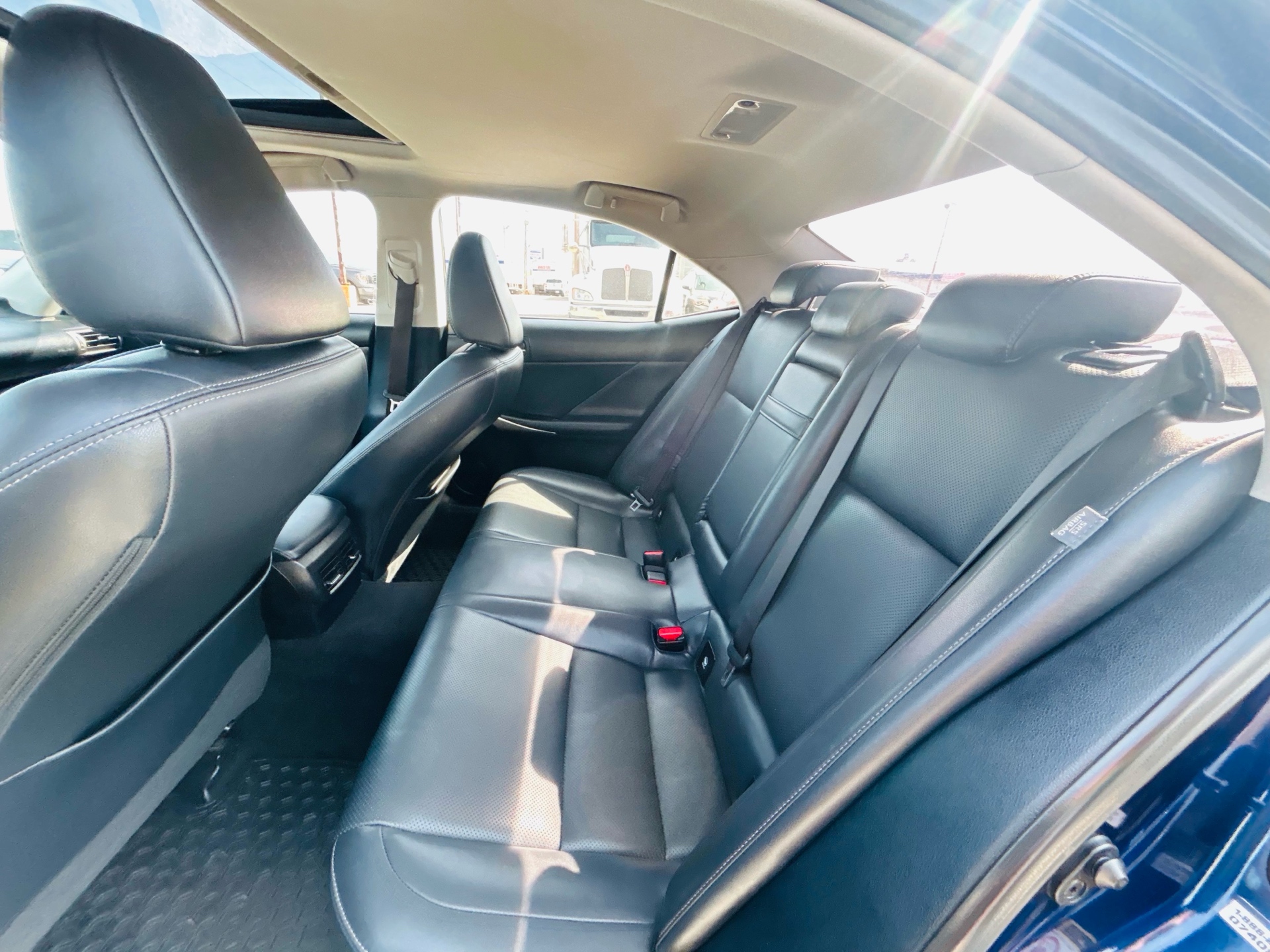 /hakimautosale/2015-Lexus-IS250-6376734140146332.jpg
