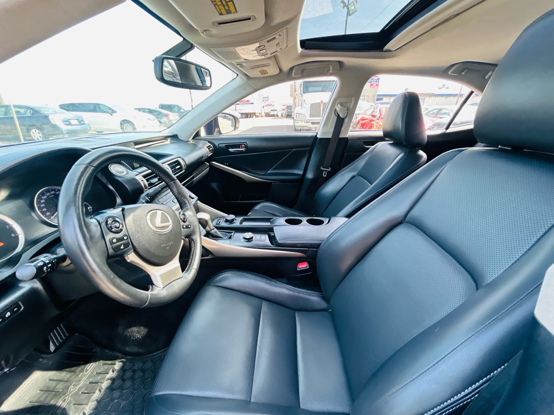 /hakimautosale/2015-Lexus-IS250-8477504970411924.jpg