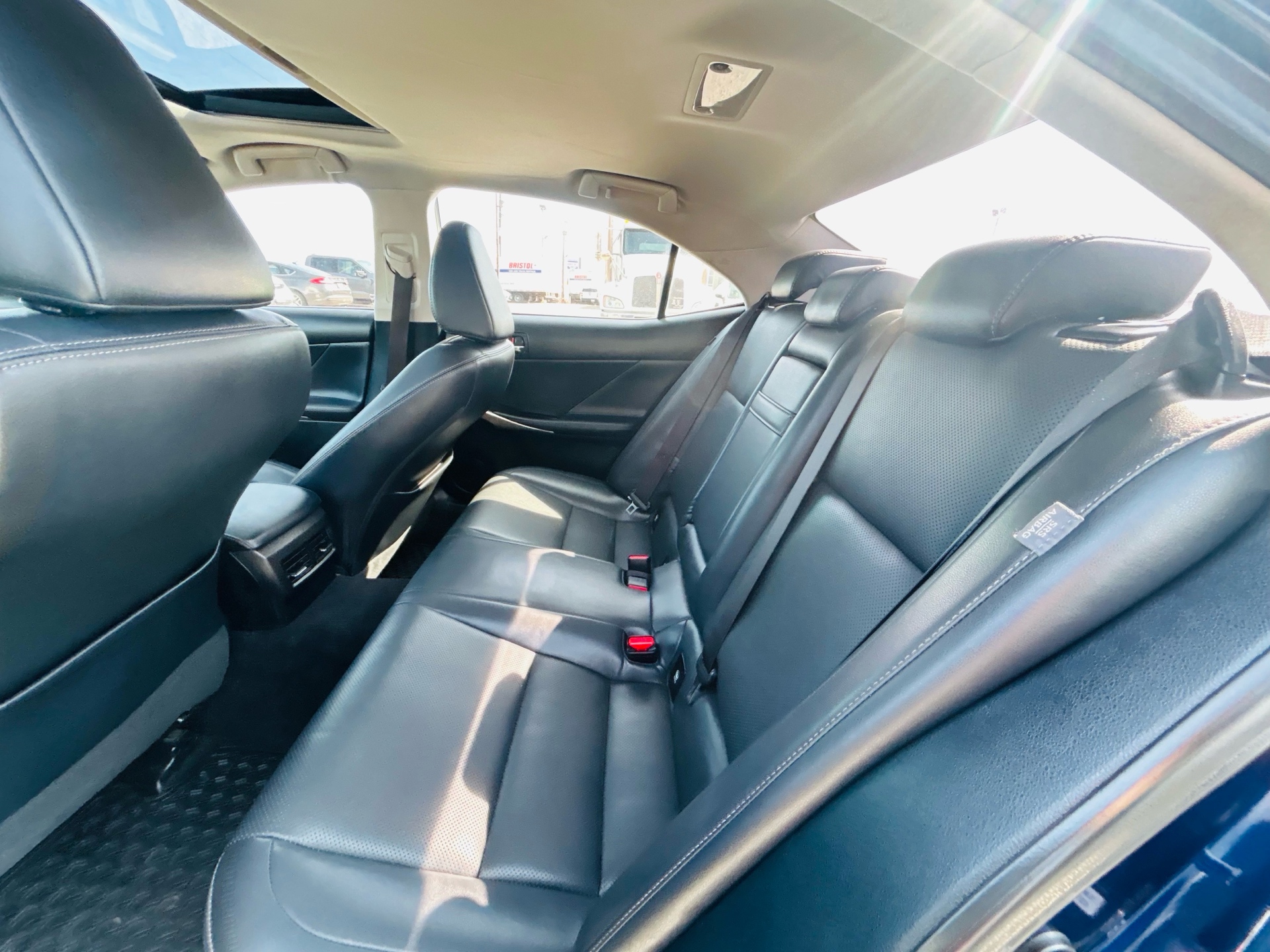 /hakimautosale/2015-Lexus-IS250-9689925791415952.jpg