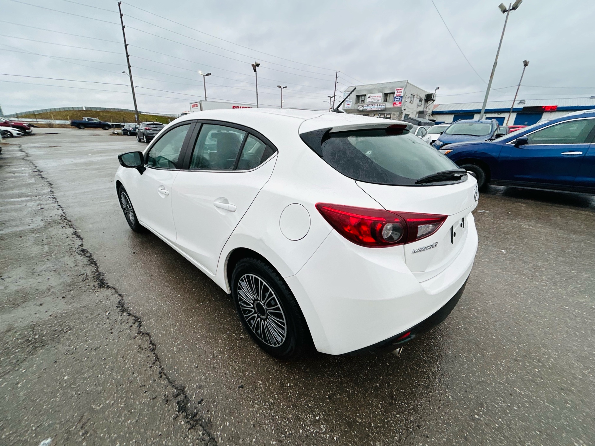 /hakimautosale/2015-Mazda-Mazda3-22030523844238648.jpg