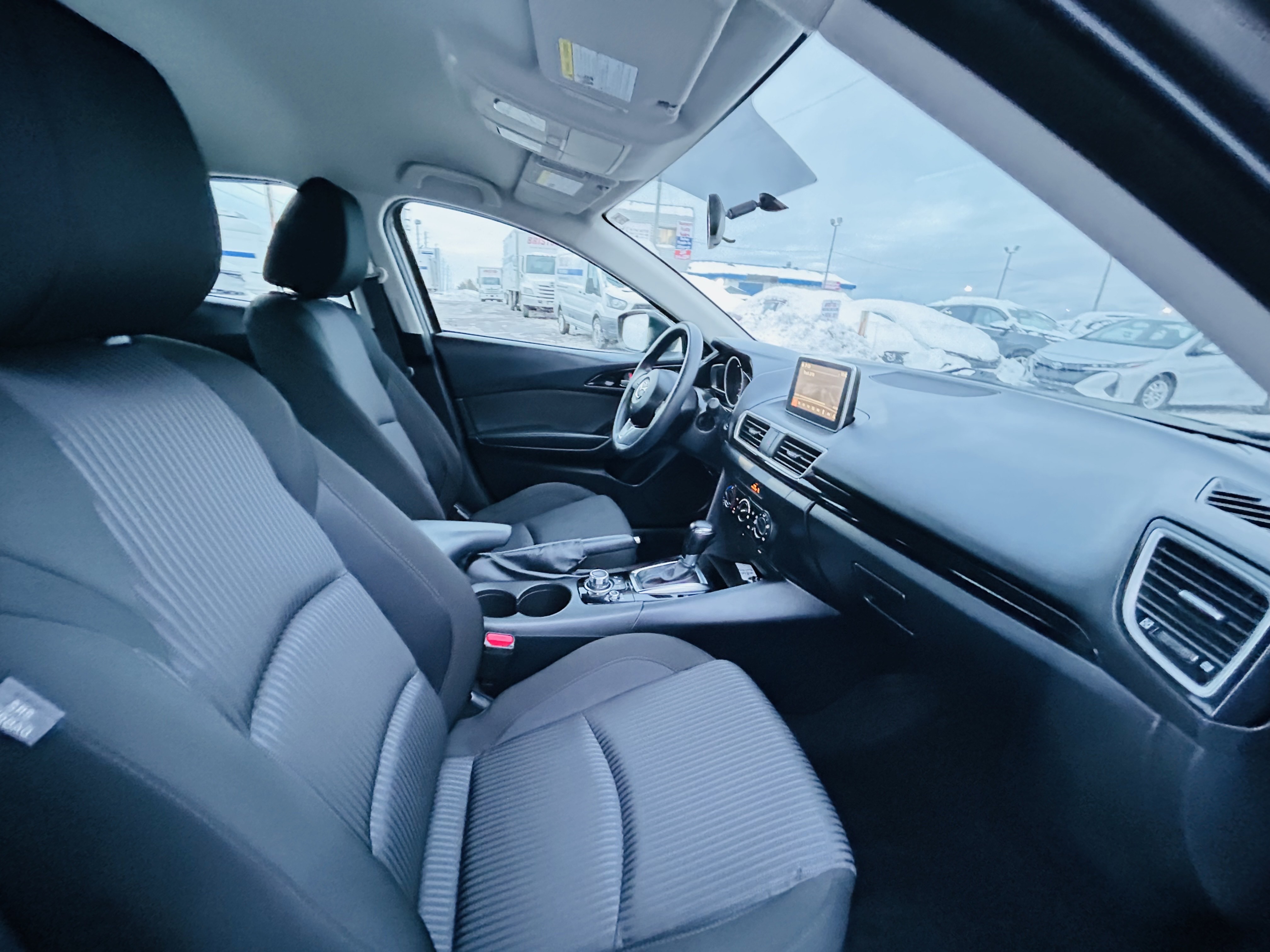 /hakimautosale/2015-Mazda-Mazda3-6648924610473403.jpg