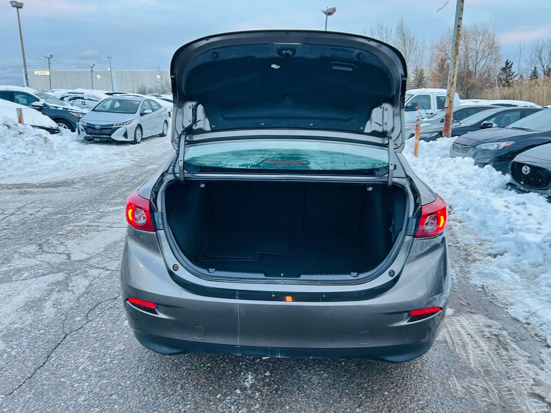 /hakimautosale/2015-Mazda-Mazda3-7142243013156953.jpg