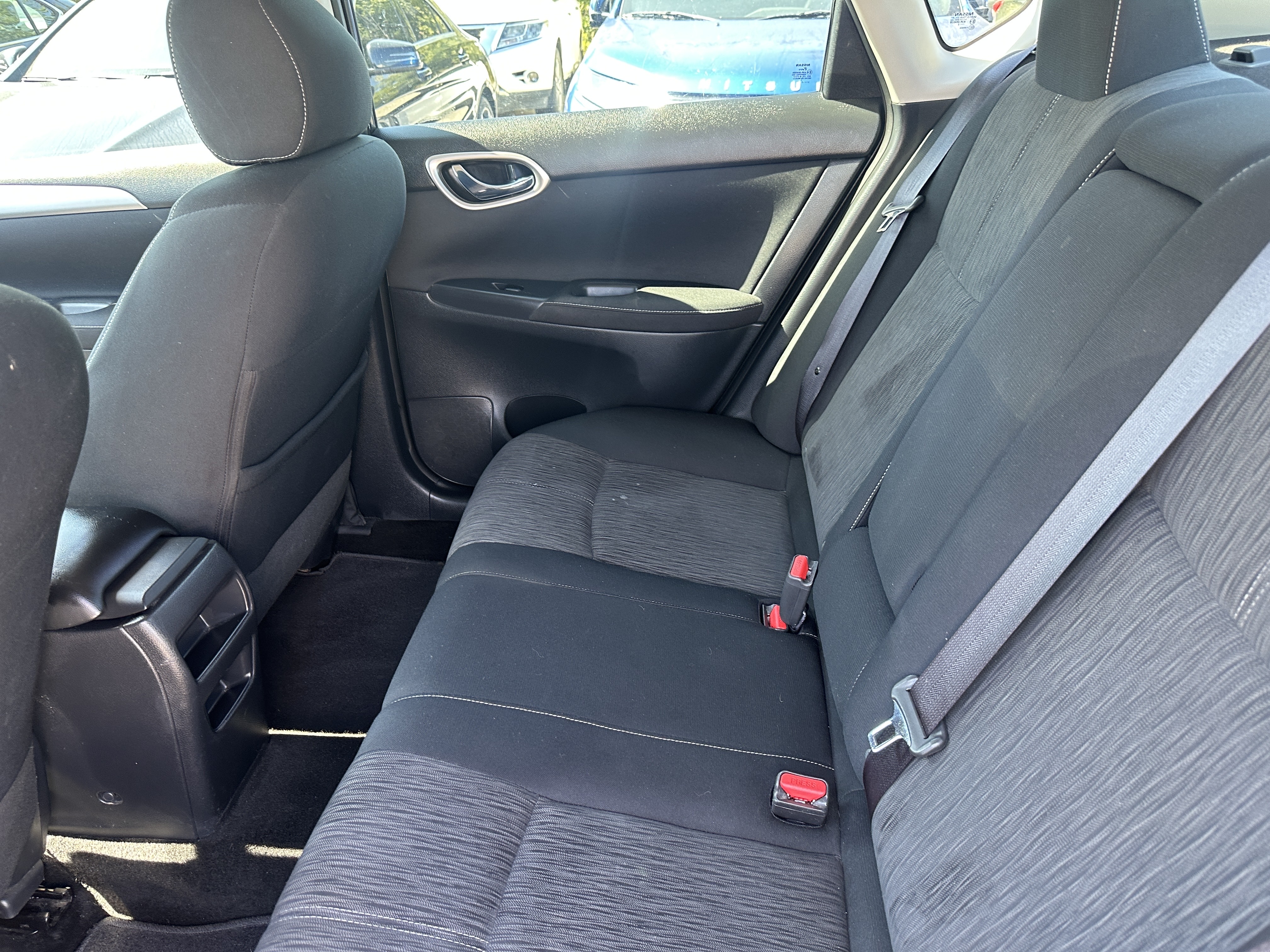 /hakimautosale/2015-Nissan-Sentra-5774081496699448.jpg